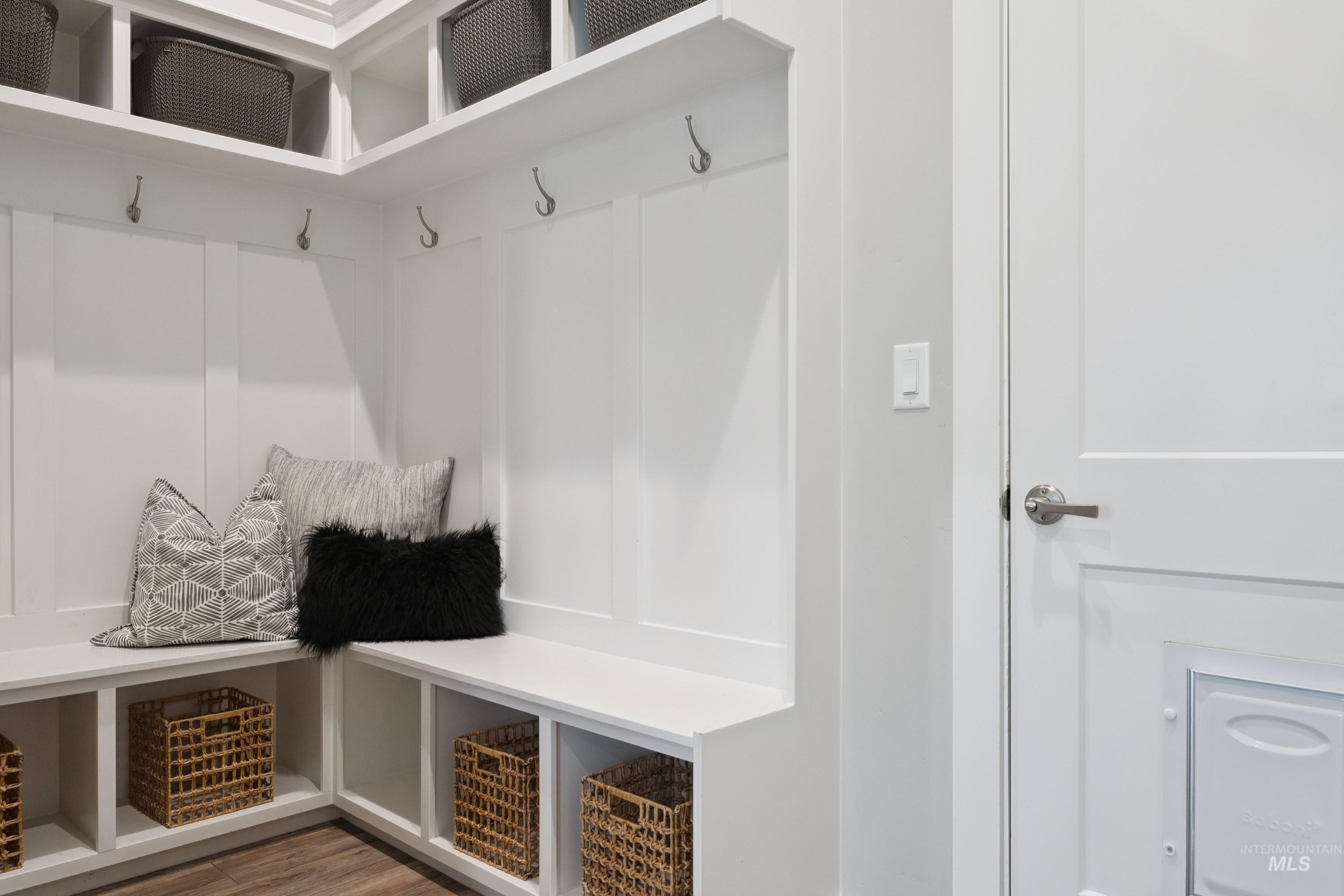 2635 N Yount Way, Eagle, Idaho 83616, 4 Bedrooms, 3.5 Bathrooms, Residential For Sale, Price $1,199,000,MLS 98975356