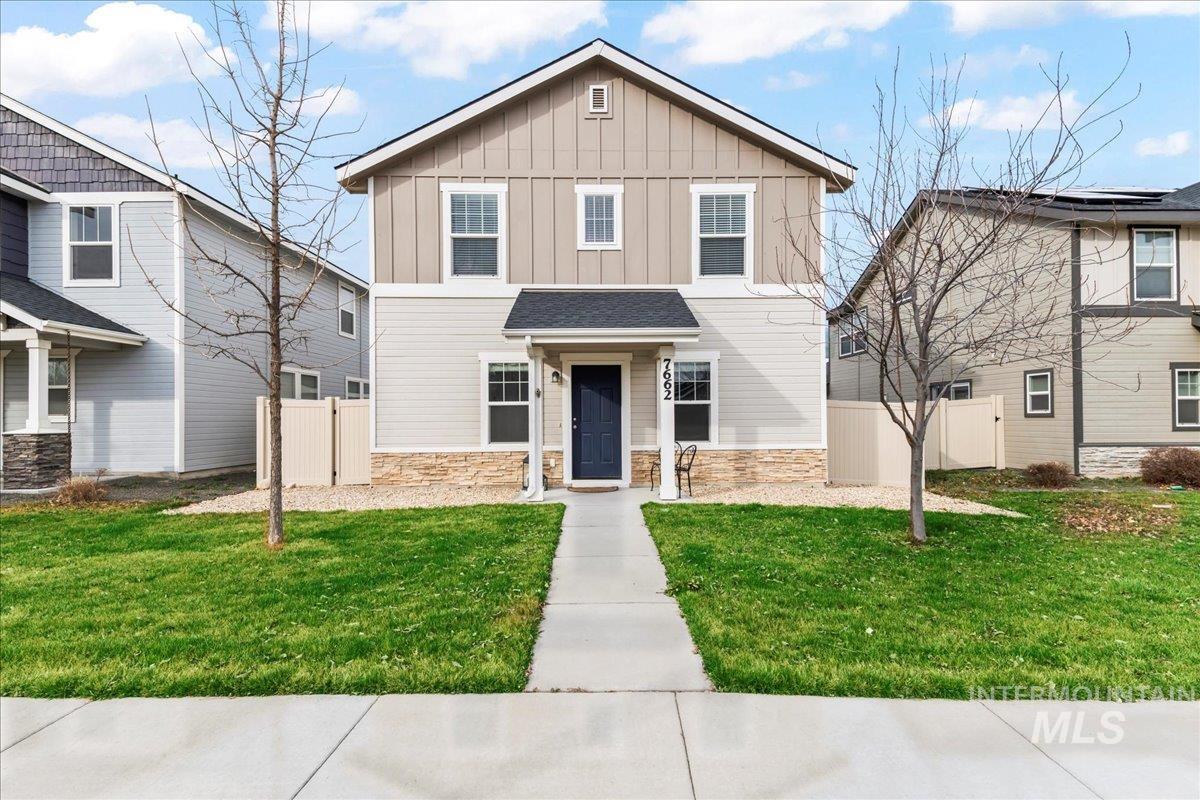 7662 S Sea Breeze Way, Boise, Idaho 83709, 3 Bedrooms, 2.5 Bathrooms, Residential For Sale, Price $470,000, 98975368