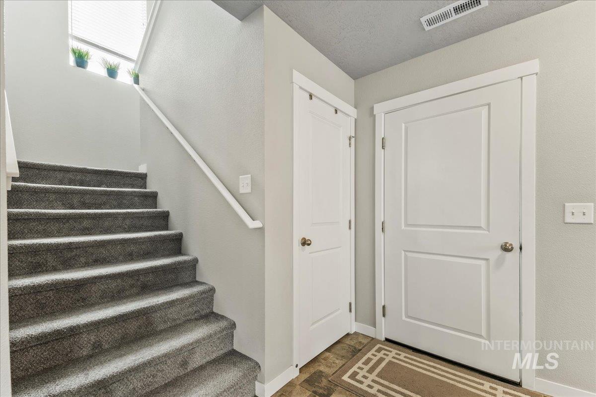 7662 S Sea Breeze Way, Boise, Idaho 83709, 3 Bedrooms, 2.5 Bathrooms, Residential For Sale, Price $470,000, 98975368