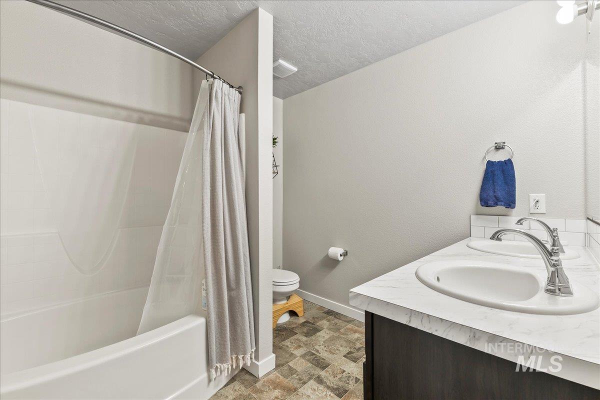 7662 S Sea Breeze Way, Boise, Idaho 83709, 3 Bedrooms, 2.5 Bathrooms, Residential For Sale, Price $470,000, 98975368