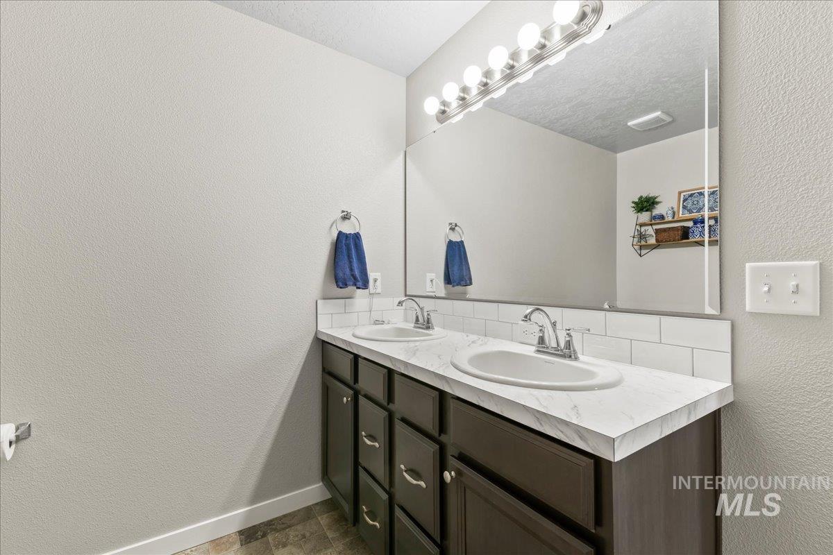 7662 S Sea Breeze Way, Boise, Idaho 83709, 3 Bedrooms, 2.5 Bathrooms, Residential For Sale, Price $470,000, 98975368