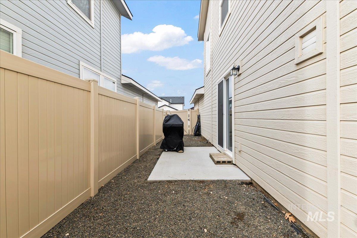 7662 S Sea Breeze Way, Boise, Idaho 83709, 3 Bedrooms, 2.5 Bathrooms, Residential For Sale, Price $470,000, 98975368