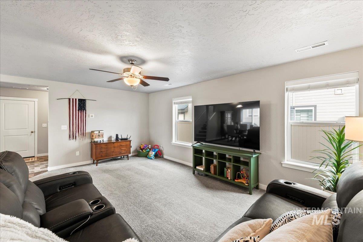 7662 S Sea Breeze Way, Boise, Idaho 83709, 3 Bedrooms, 2.5 Bathrooms, Residential For Sale, Price $470,000, 98975368