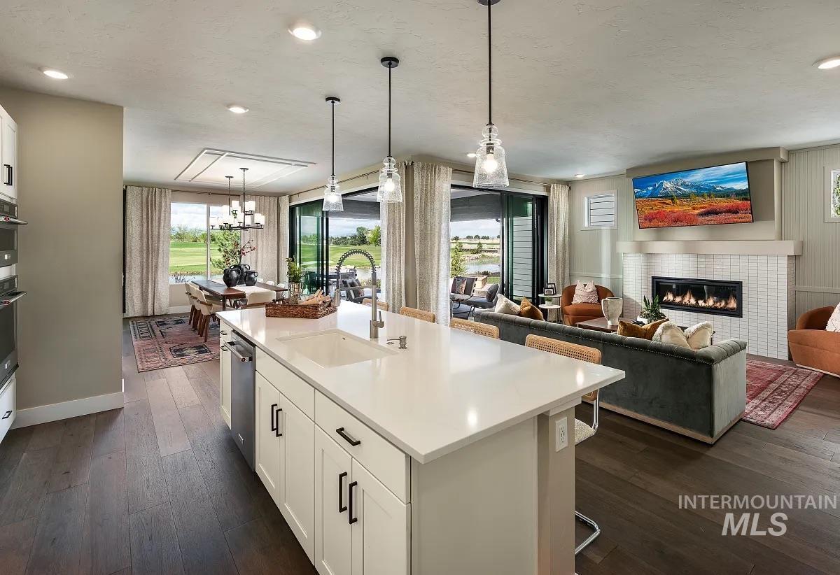 11756 W Anthos Ln, Kuna, Idaho 83634-1022, 2 Bedrooms, 2 Bathrooms, Residential For Sale, Price $613,370,MLS 98975369