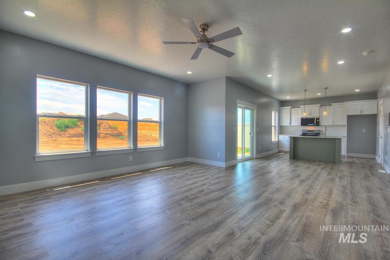 2920 NE 16th Ave, Payette, Idaho 83661, 3 Bedrooms, 2 Bathrooms, Residential For Sale, Price $376,000, 98975370