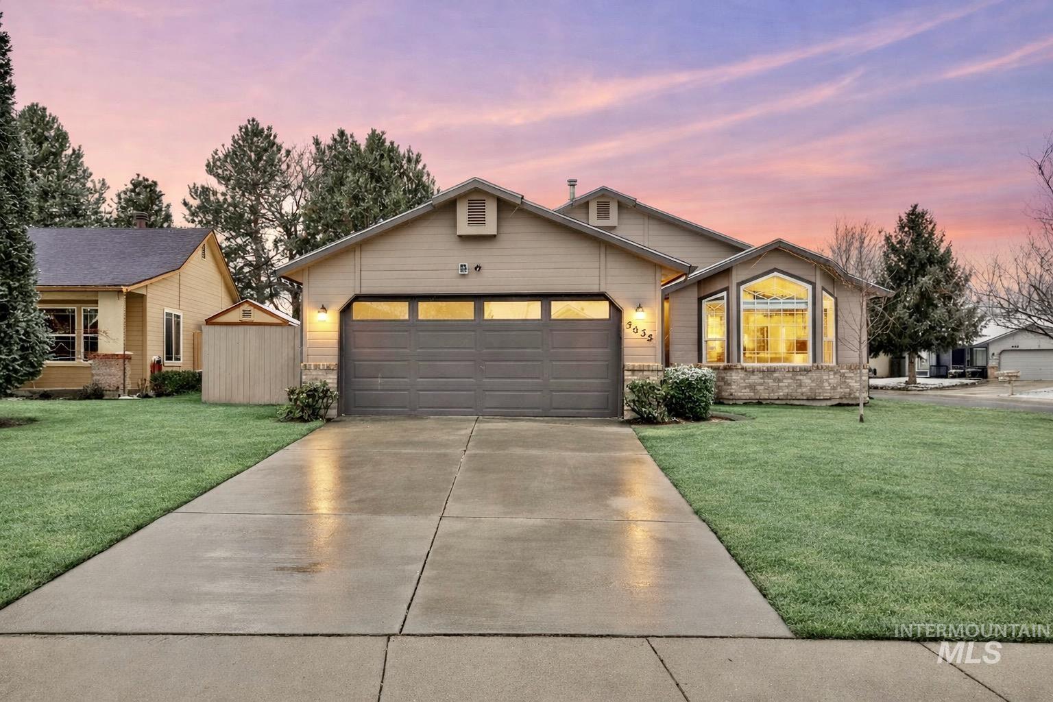 5655 S Hollyhock Place, Boise, Idaho 83716, 3 Bedrooms, 2 Bathrooms, Residential For Sale, Price $458,000,MLS 98975373