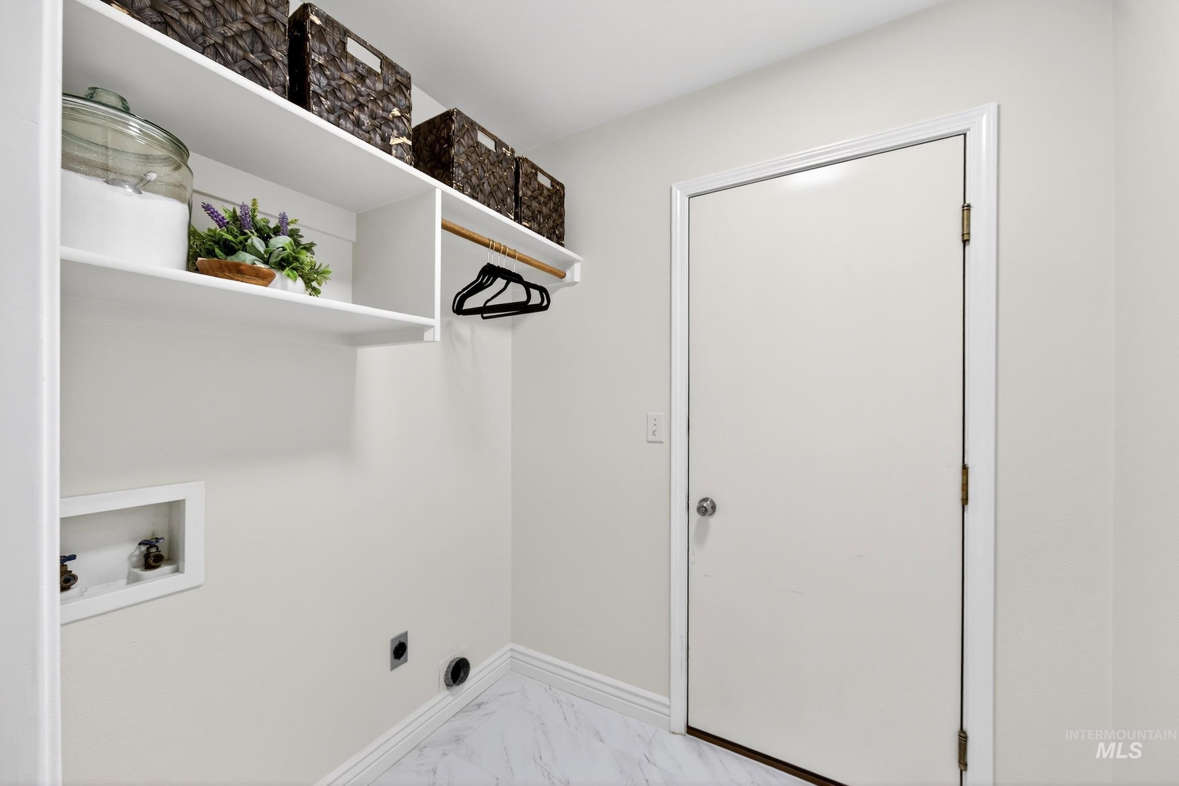 5655 S Hollyhock Place, Boise, Idaho 83716, 3 Bedrooms, 2 Bathrooms, Residential For Sale, Price $458,000,MLS 98975373