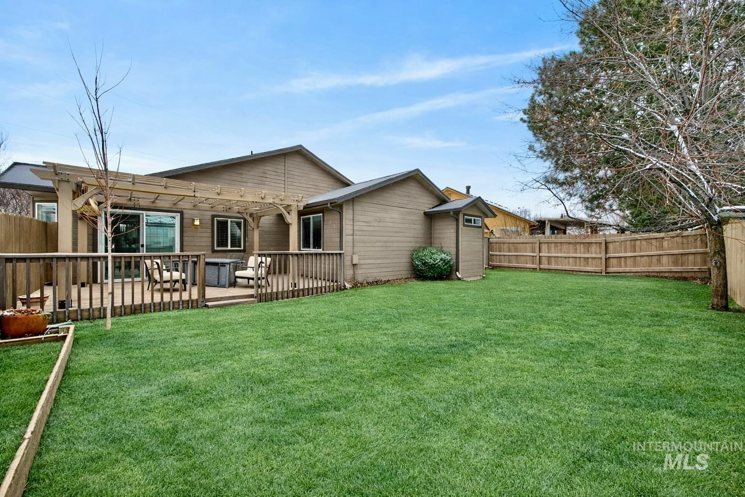 5655 S Hollyhock Place, Boise, Idaho 83716, 3 Bedrooms, 2 Bathrooms, Residential For Sale, Price $458,000,MLS 98975373