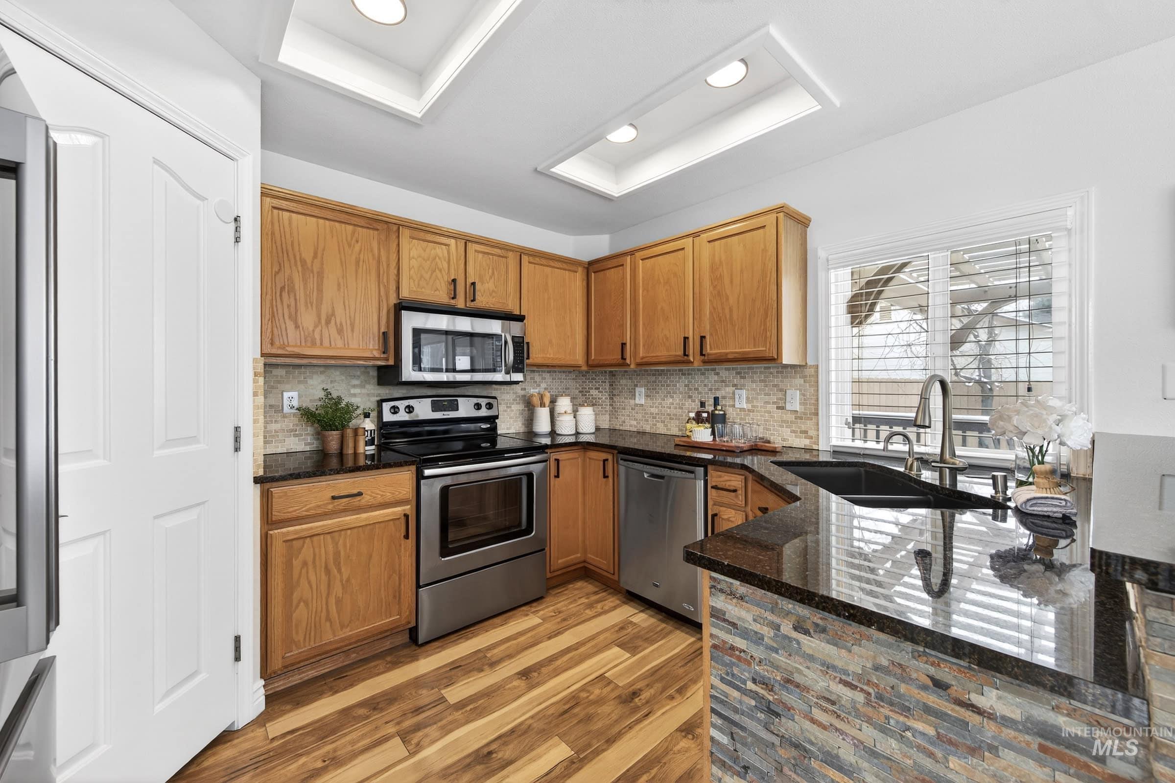 5655 S Hollyhock Place, Boise, Idaho 83716, 3 Bedrooms, 2 Bathrooms, Residential For Sale, Price $458,000,MLS 98975373