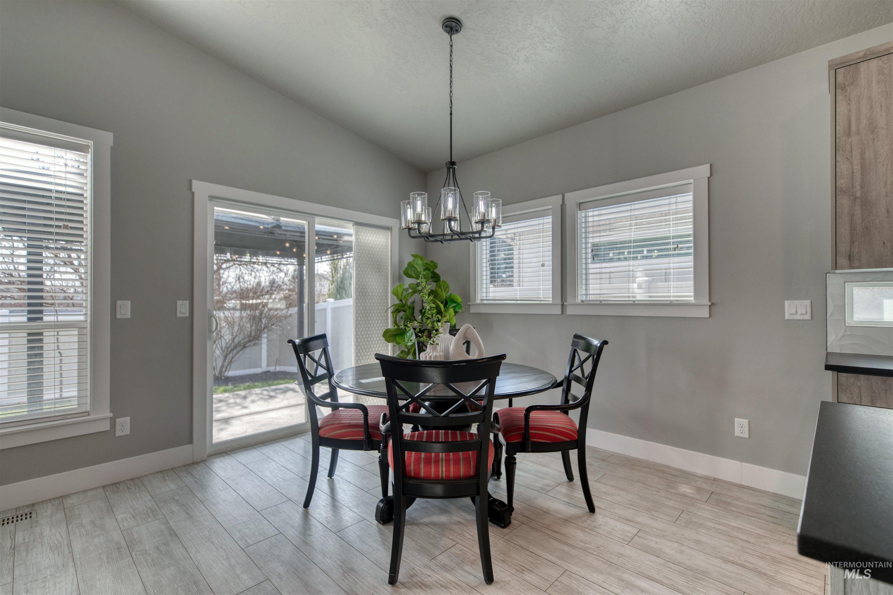 6603 W Hammermill Dr, Boise, Idaho 83714, 3 Bedrooms, 2 Bathrooms, Residential For Sale, Price $684,000,MLS 98975374