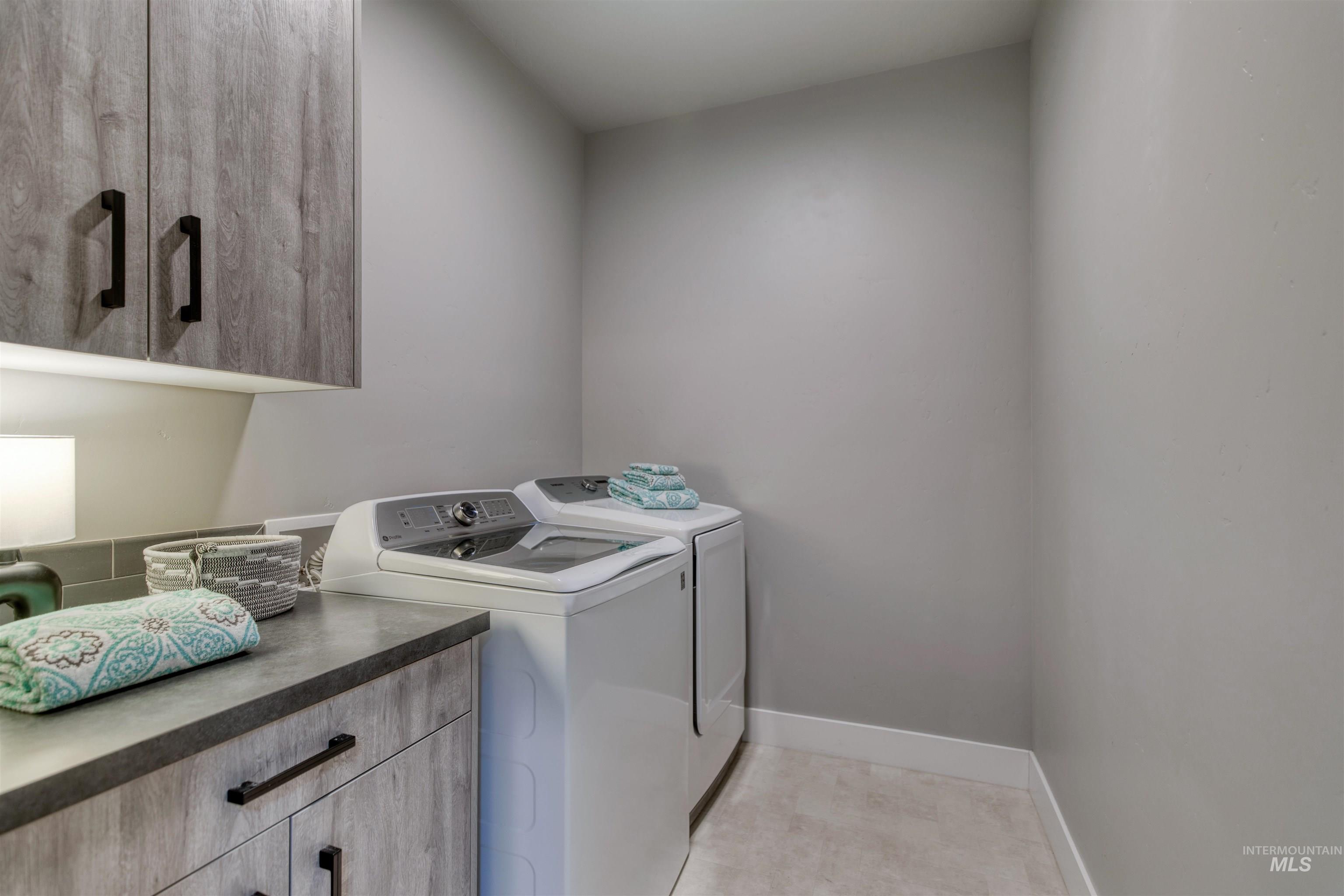 6603 W Hammermill Dr, Boise, Idaho 83714, 3 Bedrooms, 2 Bathrooms, Residential For Sale, Price $684,000,MLS 98975374