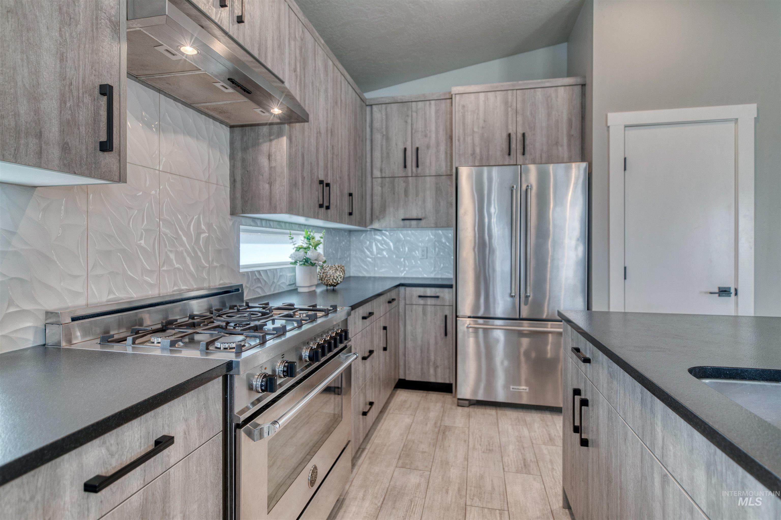 6603 W Hammermill Dr, Boise, Idaho 83714, 3 Bedrooms, 2 Bathrooms, Residential For Sale, Price $684,000,MLS 98975374