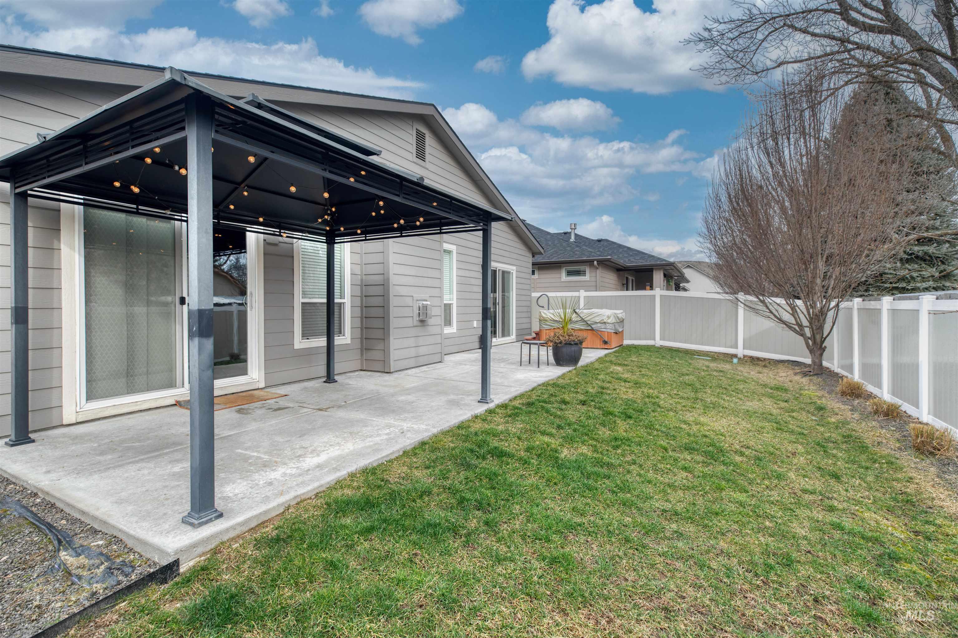 6603 W Hammermill Dr, Boise, Idaho 83714, 3 Bedrooms, 2 Bathrooms, Residential For Sale, Price $684,000,MLS 98975374