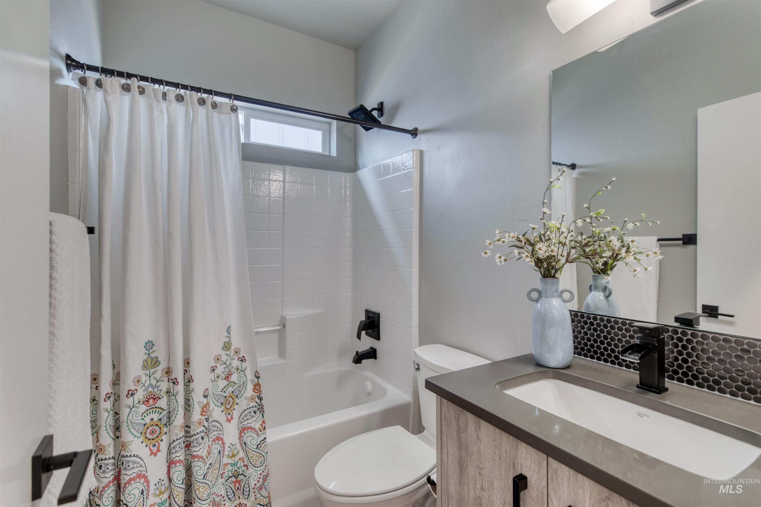 6603 W Hammermill Dr, Boise, Idaho 83714, 3 Bedrooms, 2 Bathrooms, Residential For Sale, Price $684,000,MLS 98975374