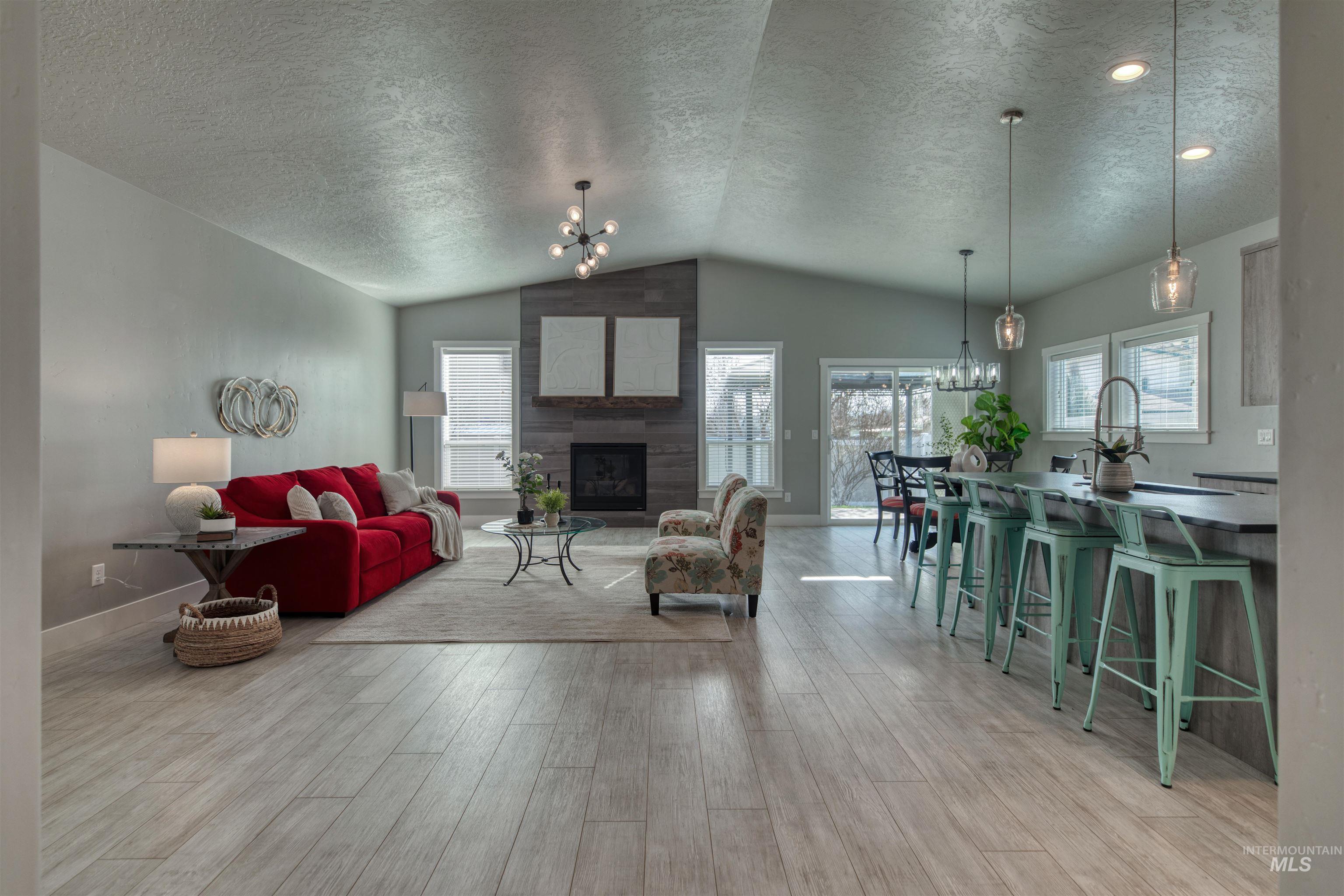 6603 W Hammermill Dr, Boise, Idaho 83714, 3 Bedrooms, 2 Bathrooms, Residential For Sale, Price $684,000,MLS 98975374