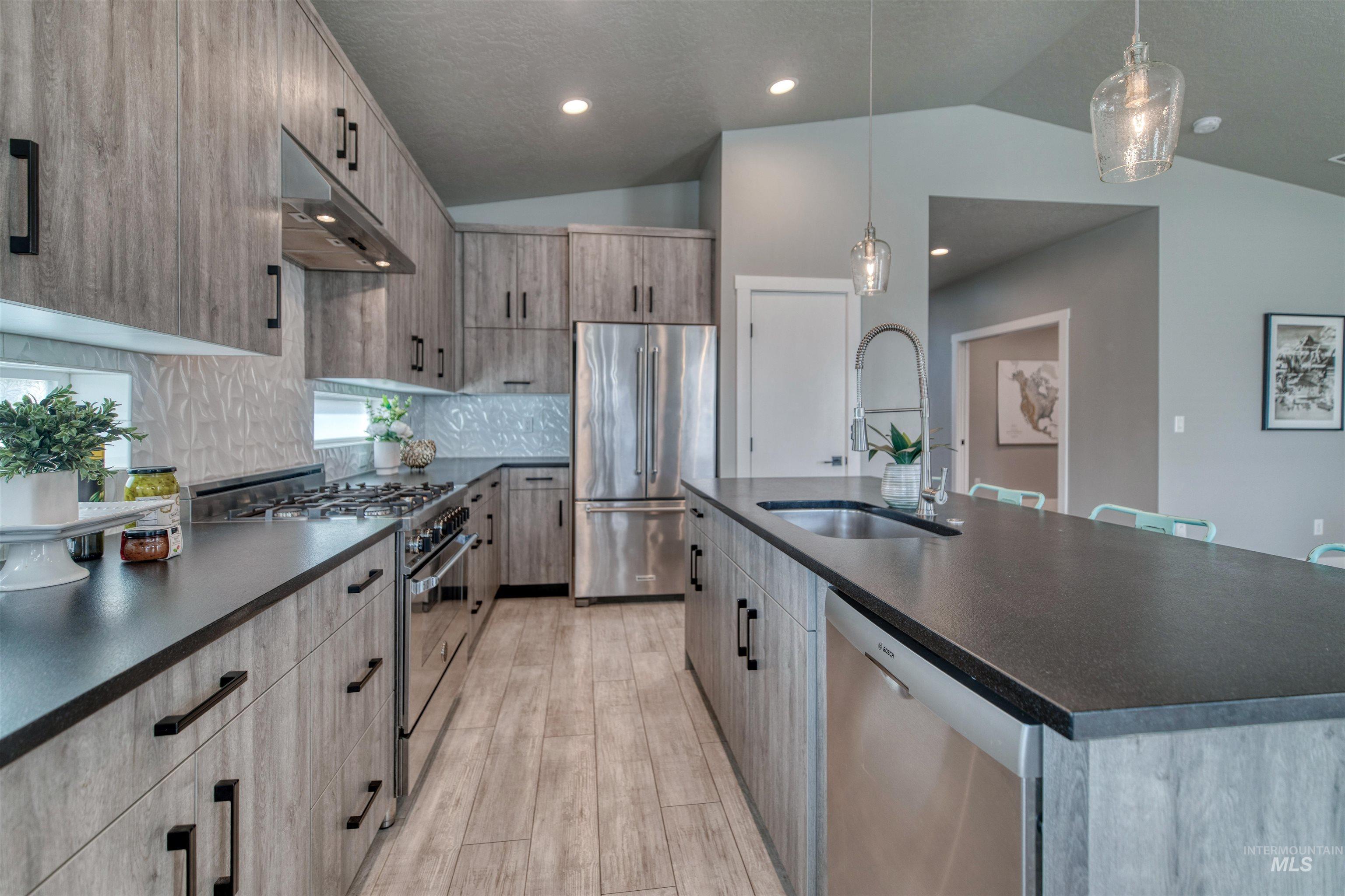 6603 W Hammermill Dr, Boise, Idaho 83714, 3 Bedrooms, 2 Bathrooms, Residential For Sale, Price $684,000,MLS 98975374