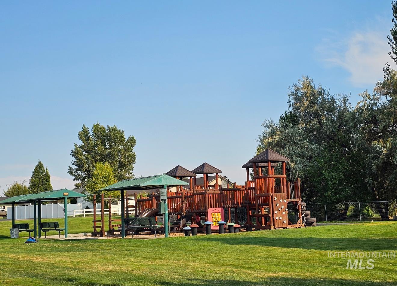 966 Milner Street, Buhl, Idaho 83316, 3 Bedrooms, 2 Bathrooms, Residential For Sale, Price $379,000,MLS 98975377