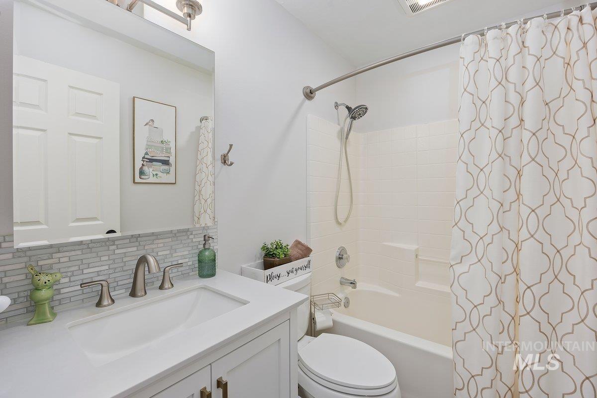 966 Milner Street, Buhl, Idaho 83316, 3 Bedrooms, 2 Bathrooms, Residential For Sale, Price $379,000,MLS 98975377