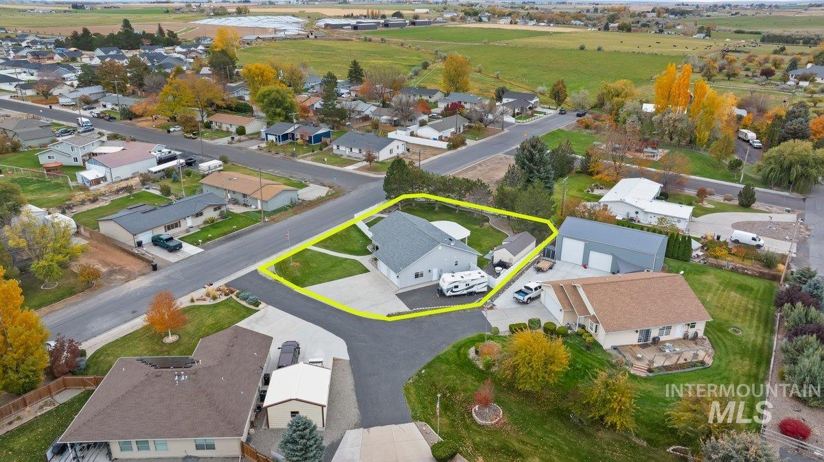 966 Milner Street, Buhl, Idaho 83316, 3 Bedrooms, 2 Bathrooms, Residential For Sale, Price $379,000,MLS 98975377