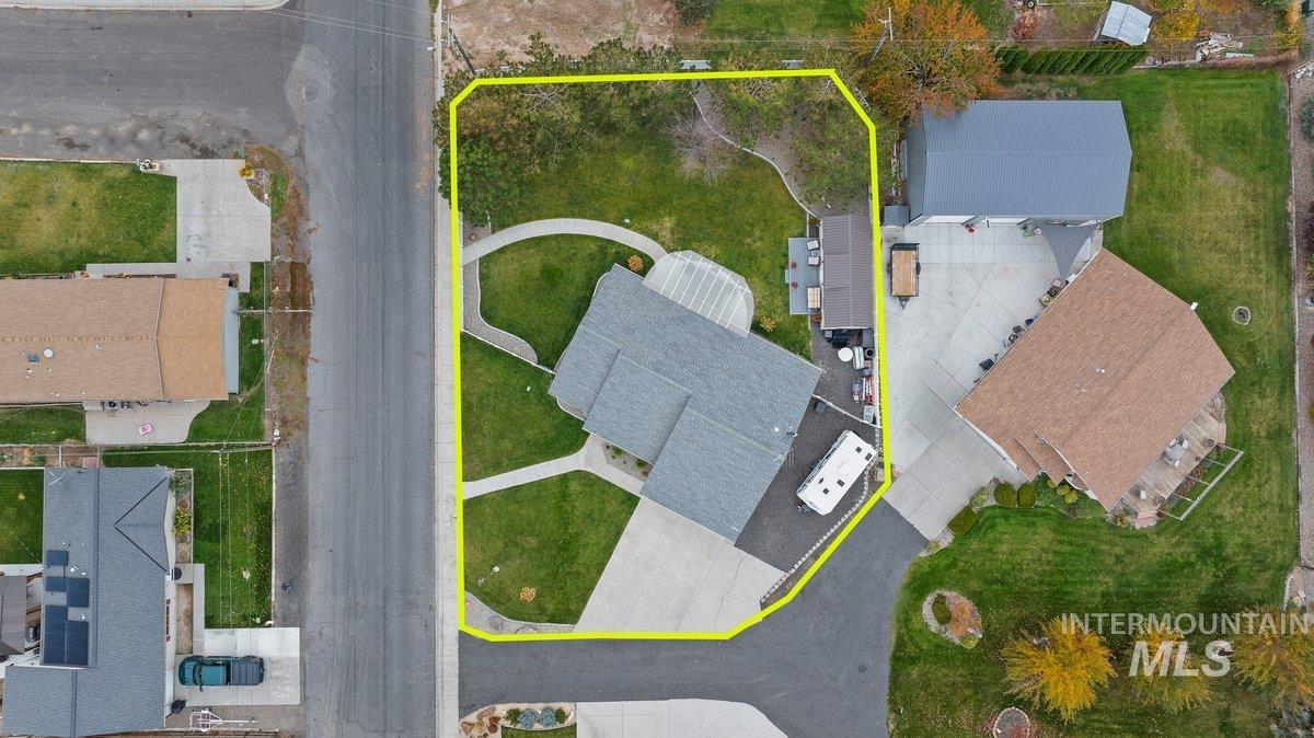 966 Milner Street, Buhl, Idaho 83316, 3 Bedrooms, 2 Bathrooms, Residential For Sale, Price $379,000,MLS 98975377