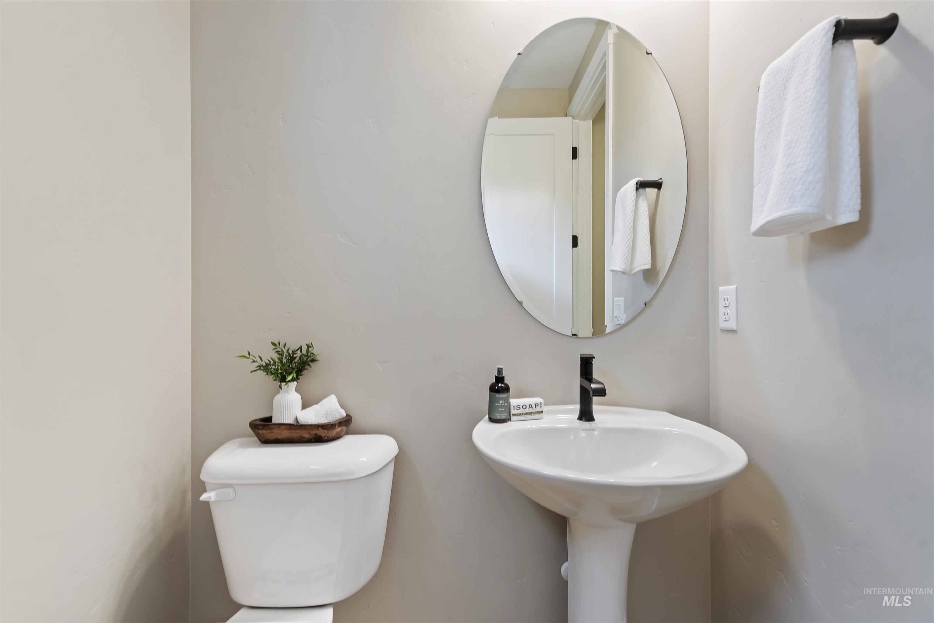 5796 W Oxton St, Eagle, Idaho 83616-1386, 3 Bedrooms, 3.5 Bathrooms, Residential For Sale, Price $743,980,MLS 98975380