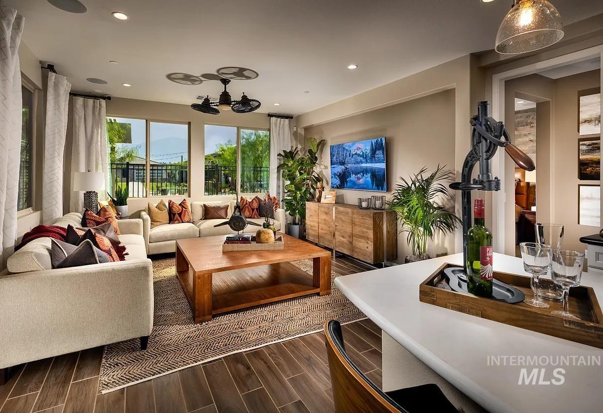 11990 W United Ln, Kuna, Idaho 83634-1034, 2 Bedrooms, 2 Bathrooms, Residential For Sale, Price $448,671,MLS 98975381