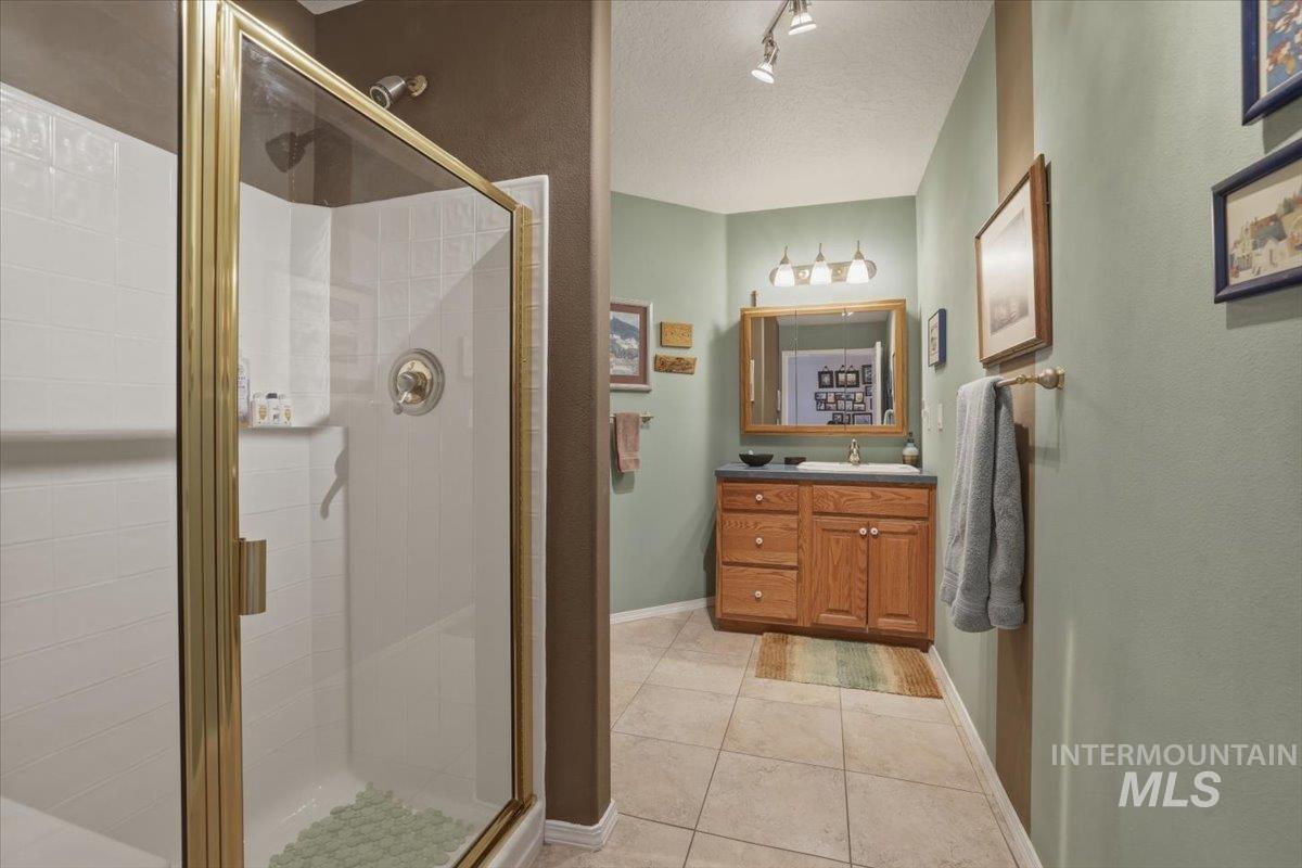 16921 Oasis Rd, Caldwell, Idaho 83607, 4 Bedrooms, 3.5 Bathrooms, Residential For Sale, Price $1,400,000,MLS 98975383