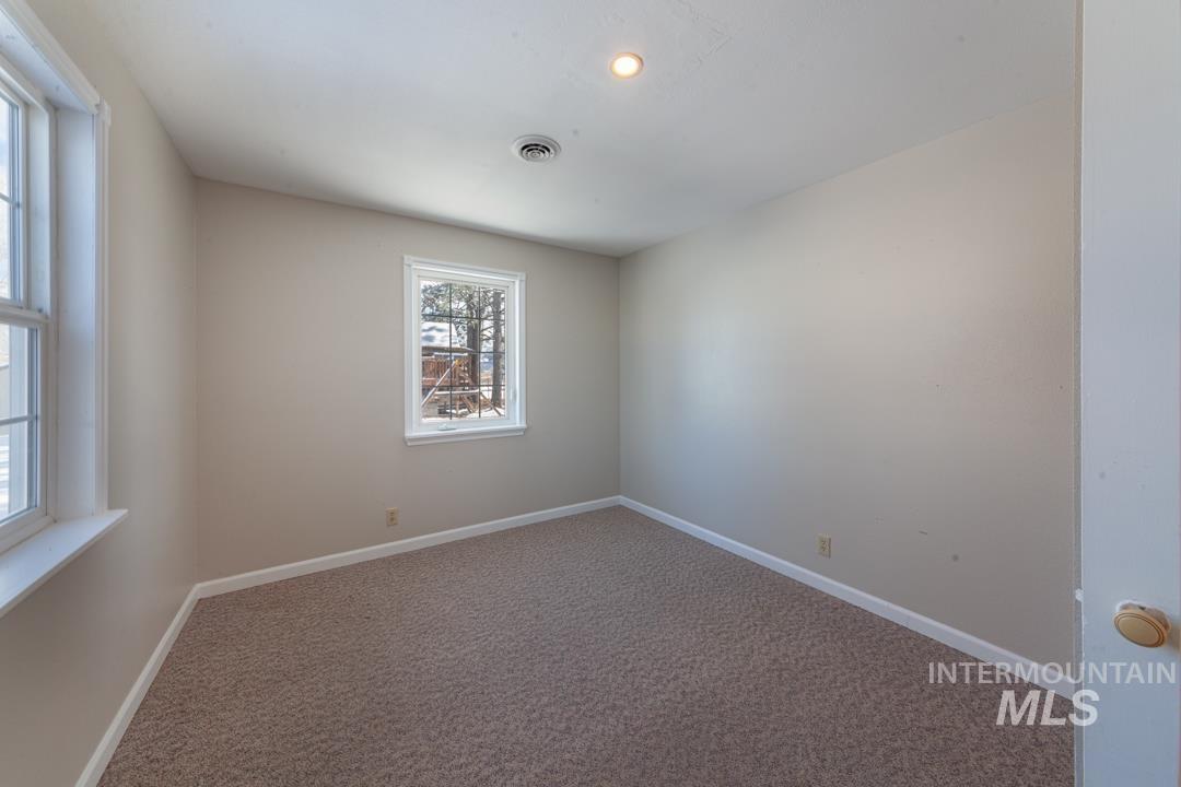 615 S B St, Grangeville, Idaho 83530, 4 Bedrooms, 2 Bathrooms, Residential For Sale, Price $335,000,MLS 98975388