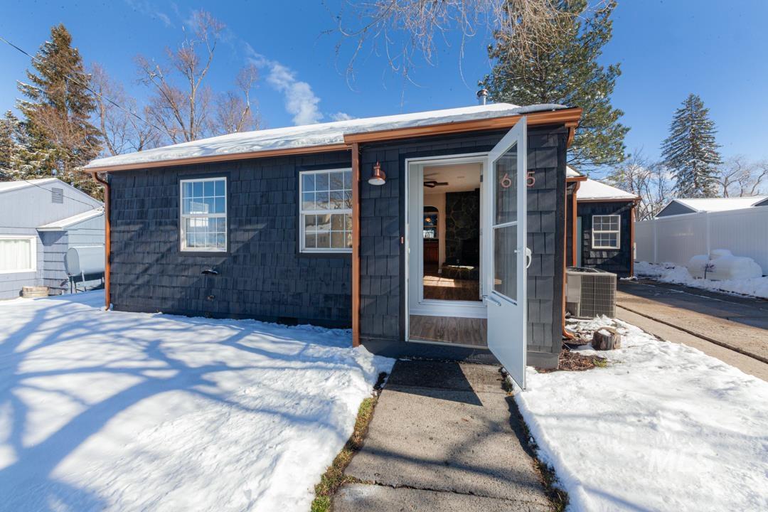 615 S B St, Grangeville, Idaho 83530, 4 Bedrooms, 2 Bathrooms, Residential For Sale, Price $335,000,MLS 98975388