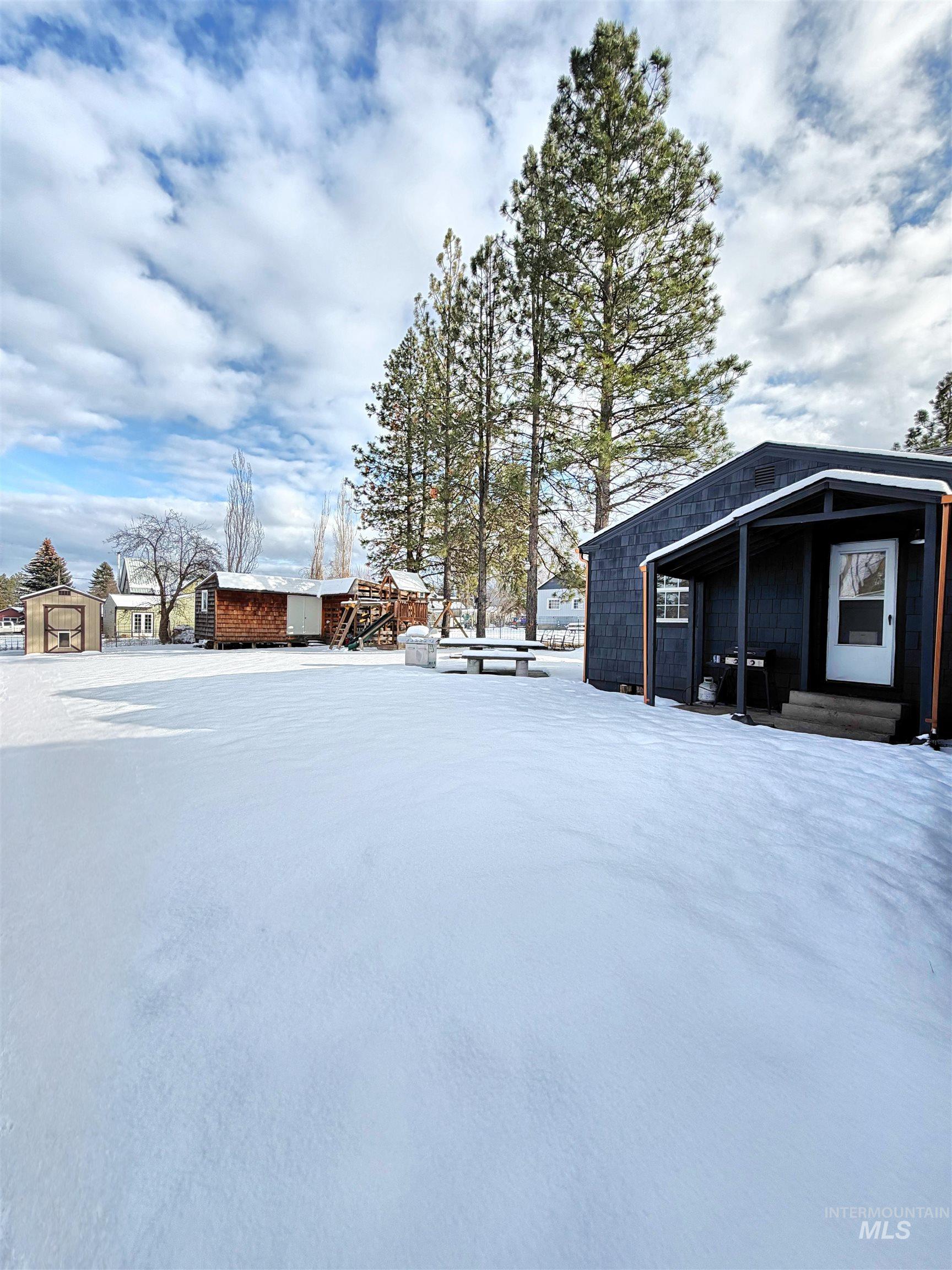 615 S B St, Grangeville, Idaho 83530, 4 Bedrooms, 2 Bathrooms, Residential For Sale, Price $335,000, 98975388