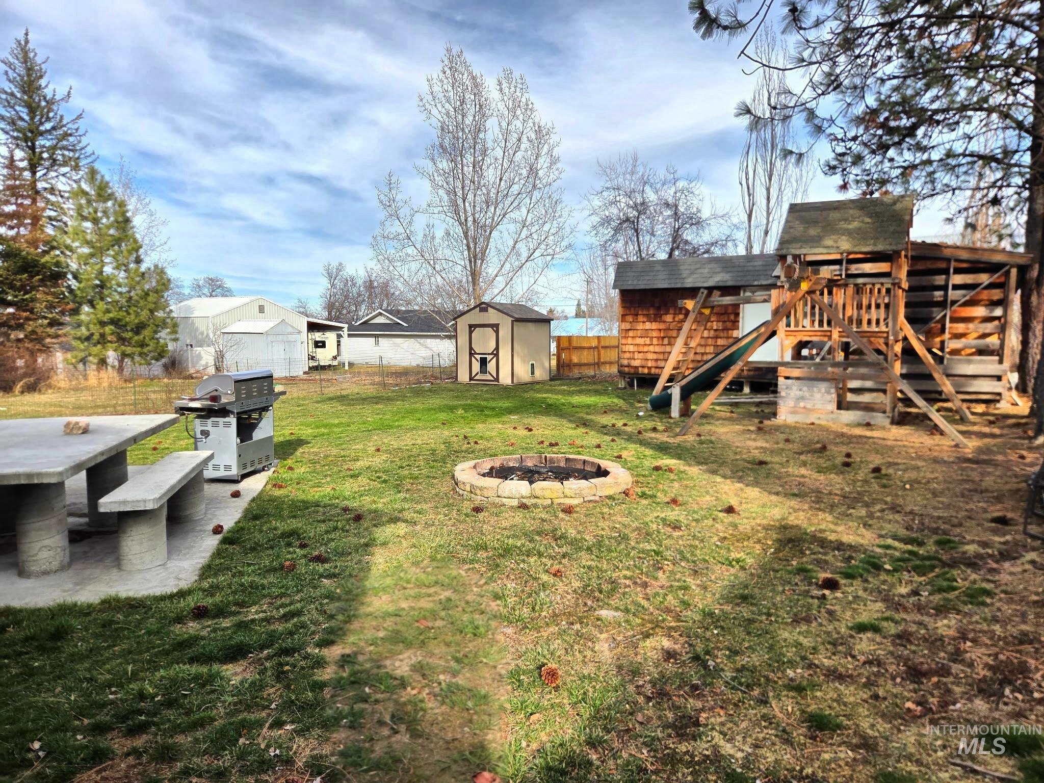 615 S B St, Grangeville, Idaho 83530, 4 Bedrooms, 2 Bathrooms, Residential For Sale, Price $324,000,MLS 98975388