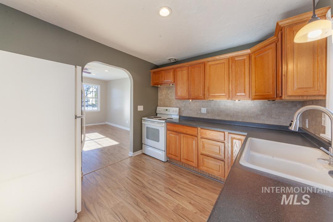 615 S B St, Grangeville, Idaho 83530, 4 Bedrooms, 2 Bathrooms, Residential For Sale, Price $335,000,MLS 98975388