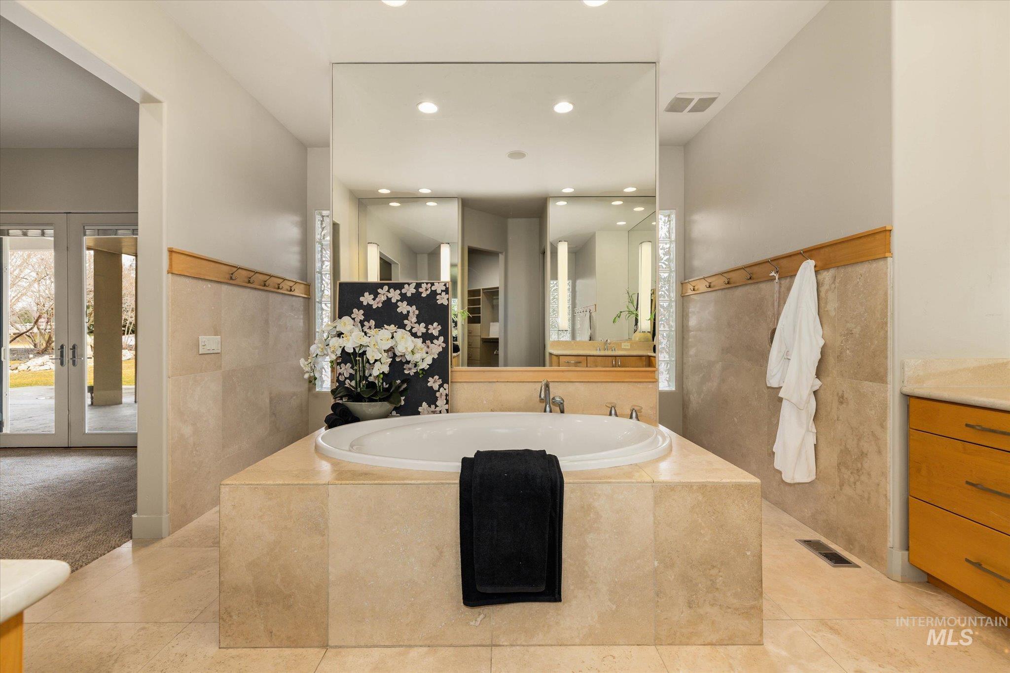 1400 N Razza Way, Eagle, Idaho 83616, 4 Bedrooms, 3 Bathrooms, Residential For Sale, Price $1,925,000,MLS 98975389