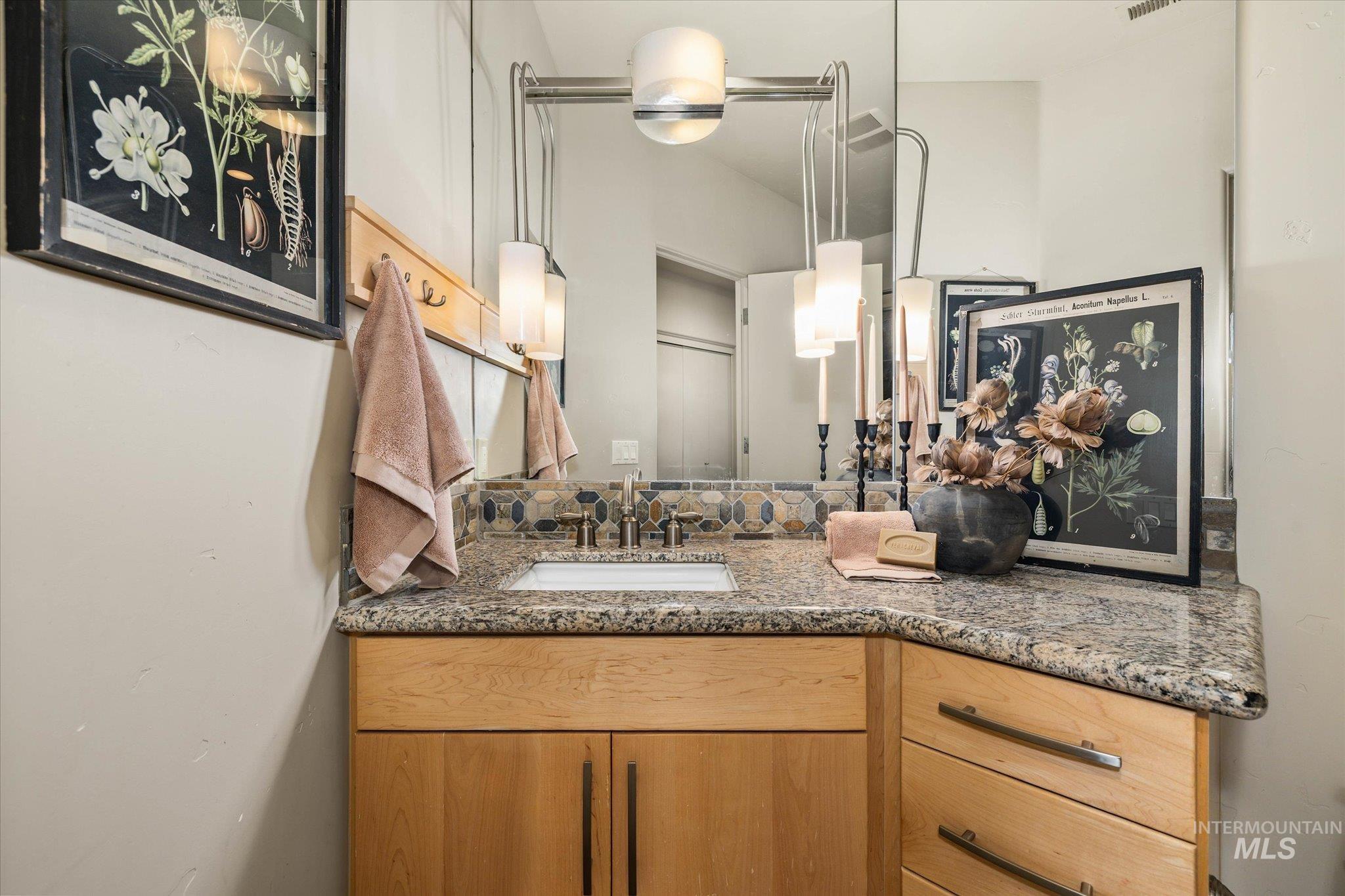 1400 N Razza Way, Eagle, Idaho 83616, 4 Bedrooms, 4 Bathrooms, Residential For Sale, Price $1,975,000,MLS 98975389