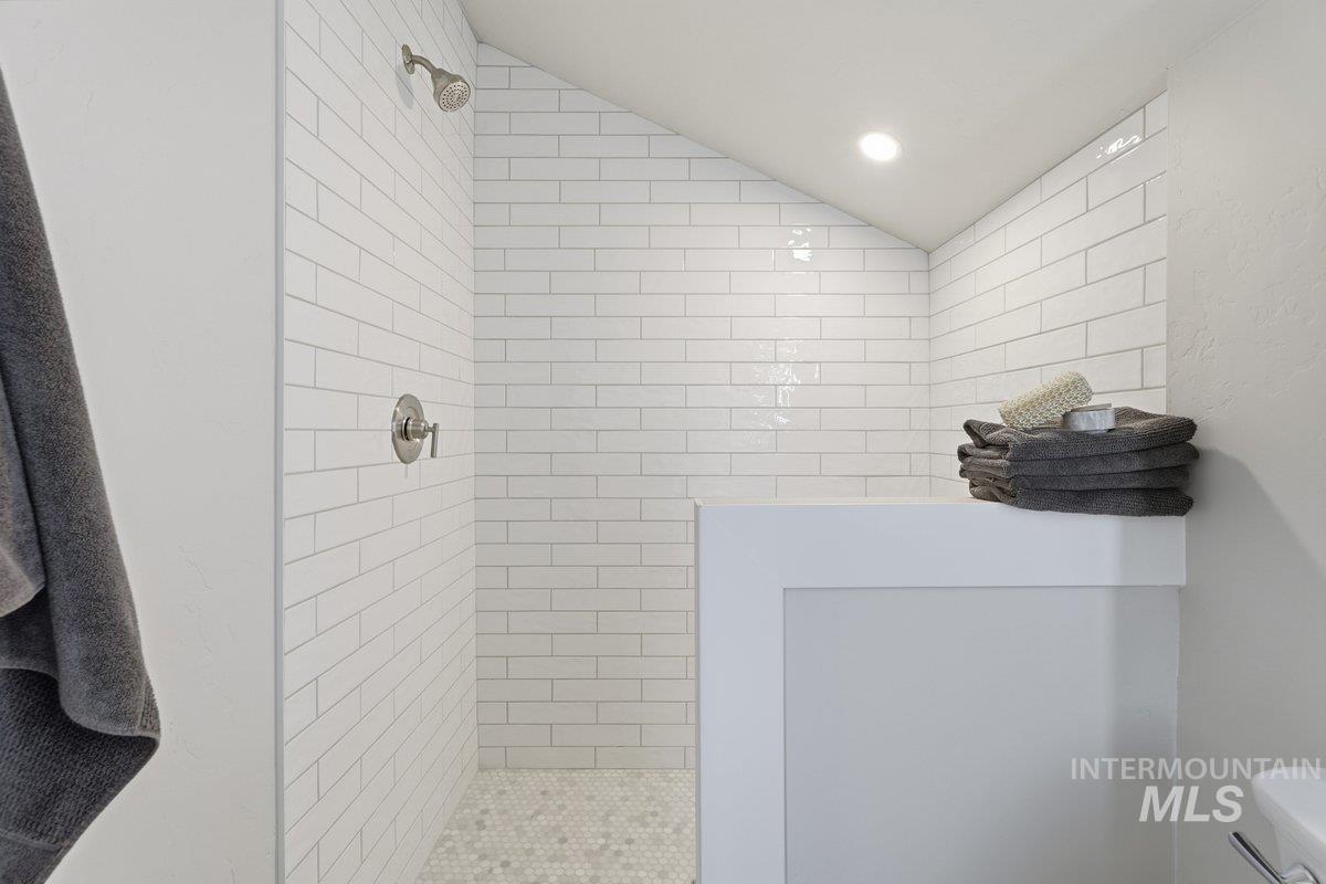 2310 W Frederic St, Boise, Idaho 83705, 4 Bedrooms, 3 Bathrooms, Residential For Sale, Price $625,000,MLS 98975395