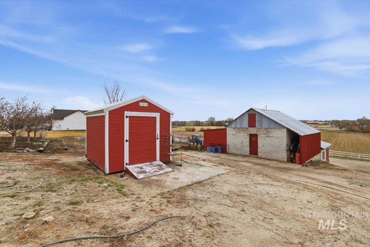 16921 Oasis Rd., Caldwell, Idaho 83607, 4 Bedrooms, 3.5 Bathrooms, Farm & Ranch For Sale, Price $1,400,000,MLS 98975396