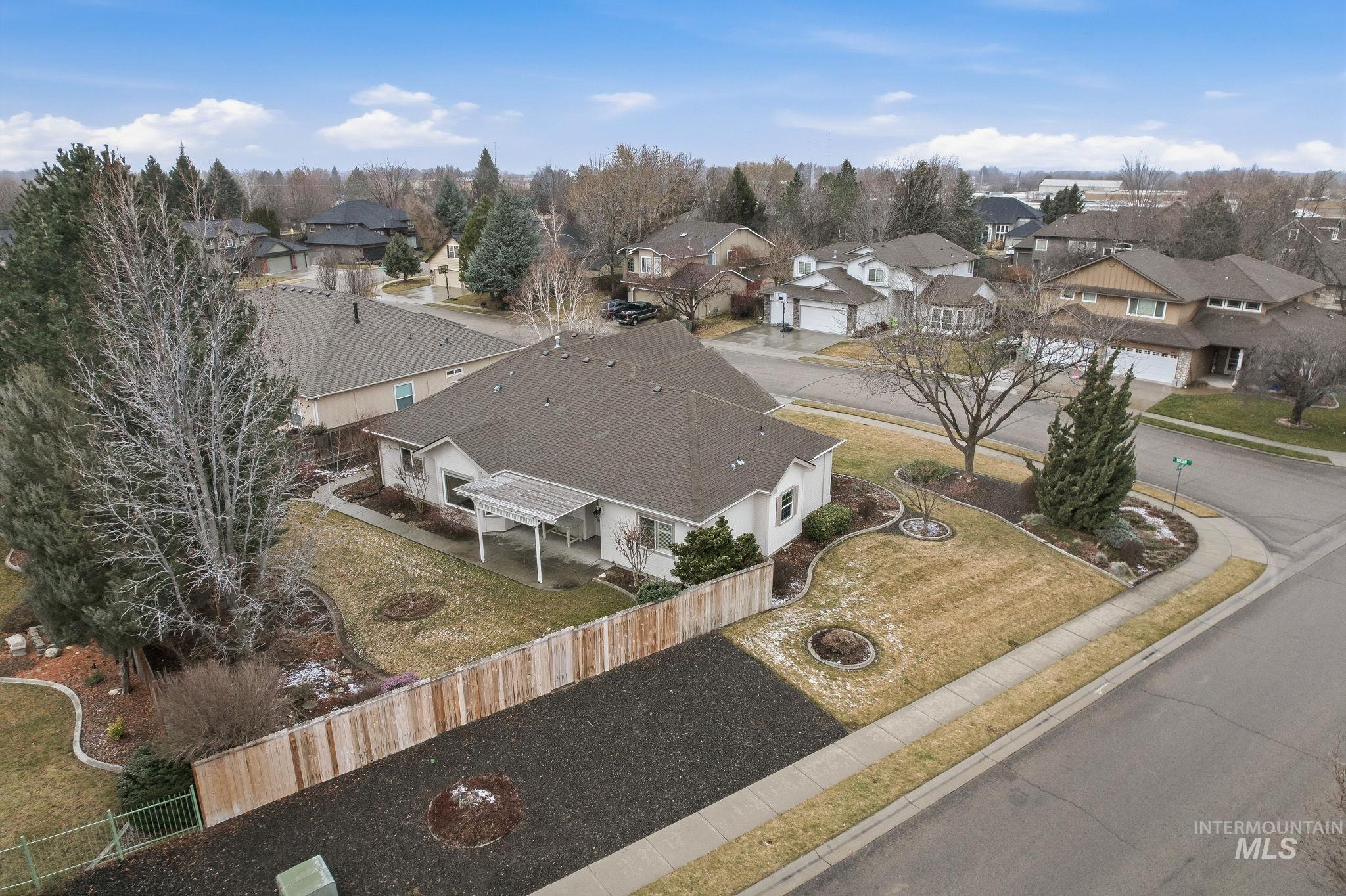 4948 N. Troon Way, Boise, Idaho 83713, 3 Bedrooms, 2 Bathrooms, Residential For Sale, Price $535,000,MLS 98975397
