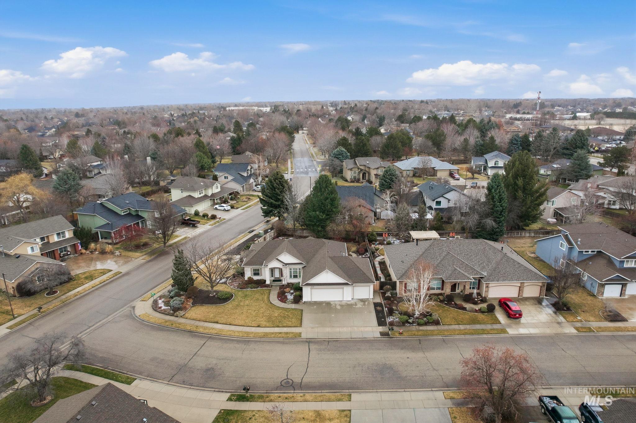 4948 N. Troon Way, Boise, Idaho 83713, 3 Bedrooms, 2 Bathrooms, Residential For Sale, Price $535,000,MLS 98975397