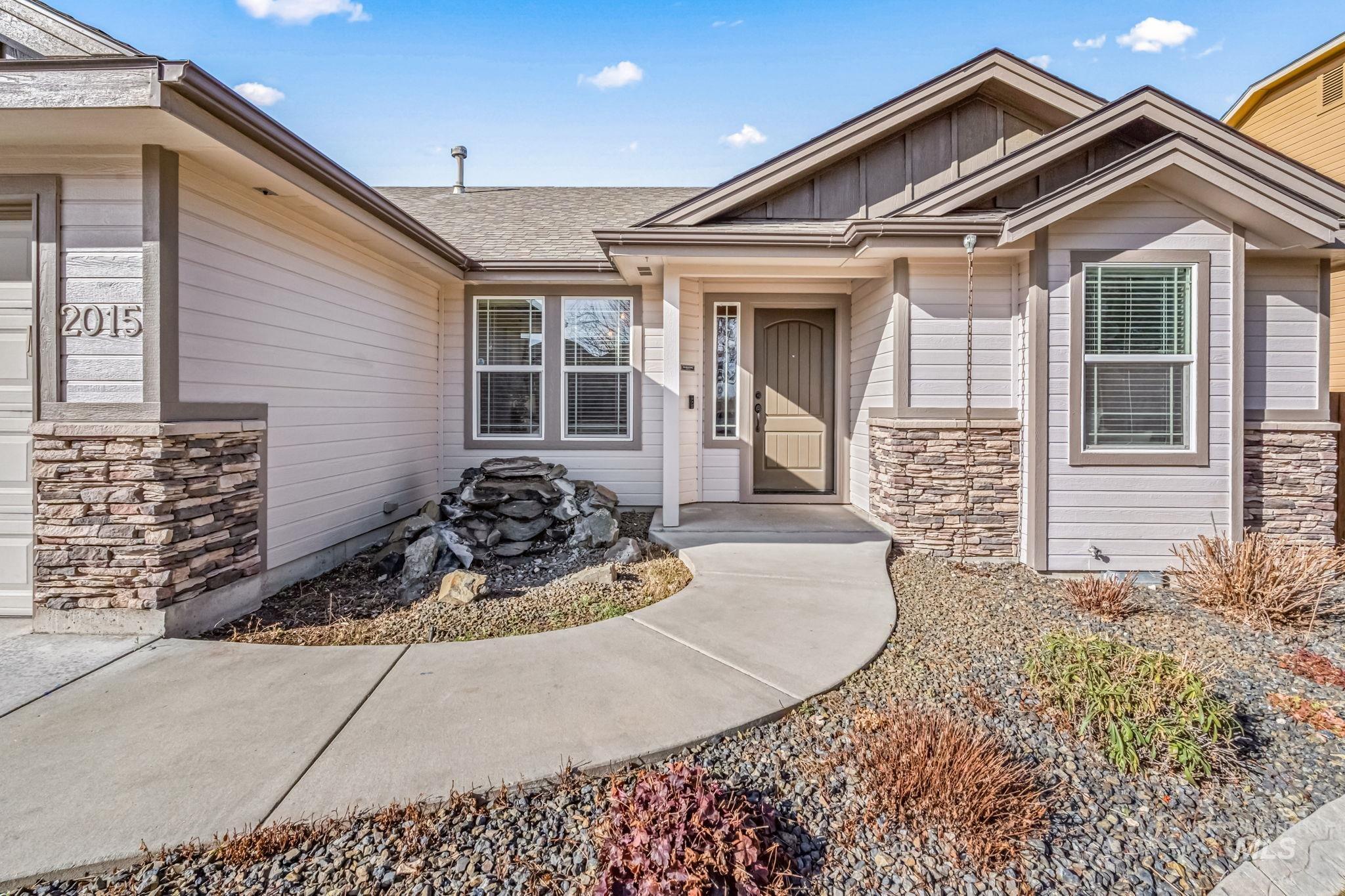 2015 S Sandcrest Loop, Nampa, Idaho 83686, 3 Bedrooms, 2 Bathrooms, Residential For Sale, Price $432,990,MLS 98975402