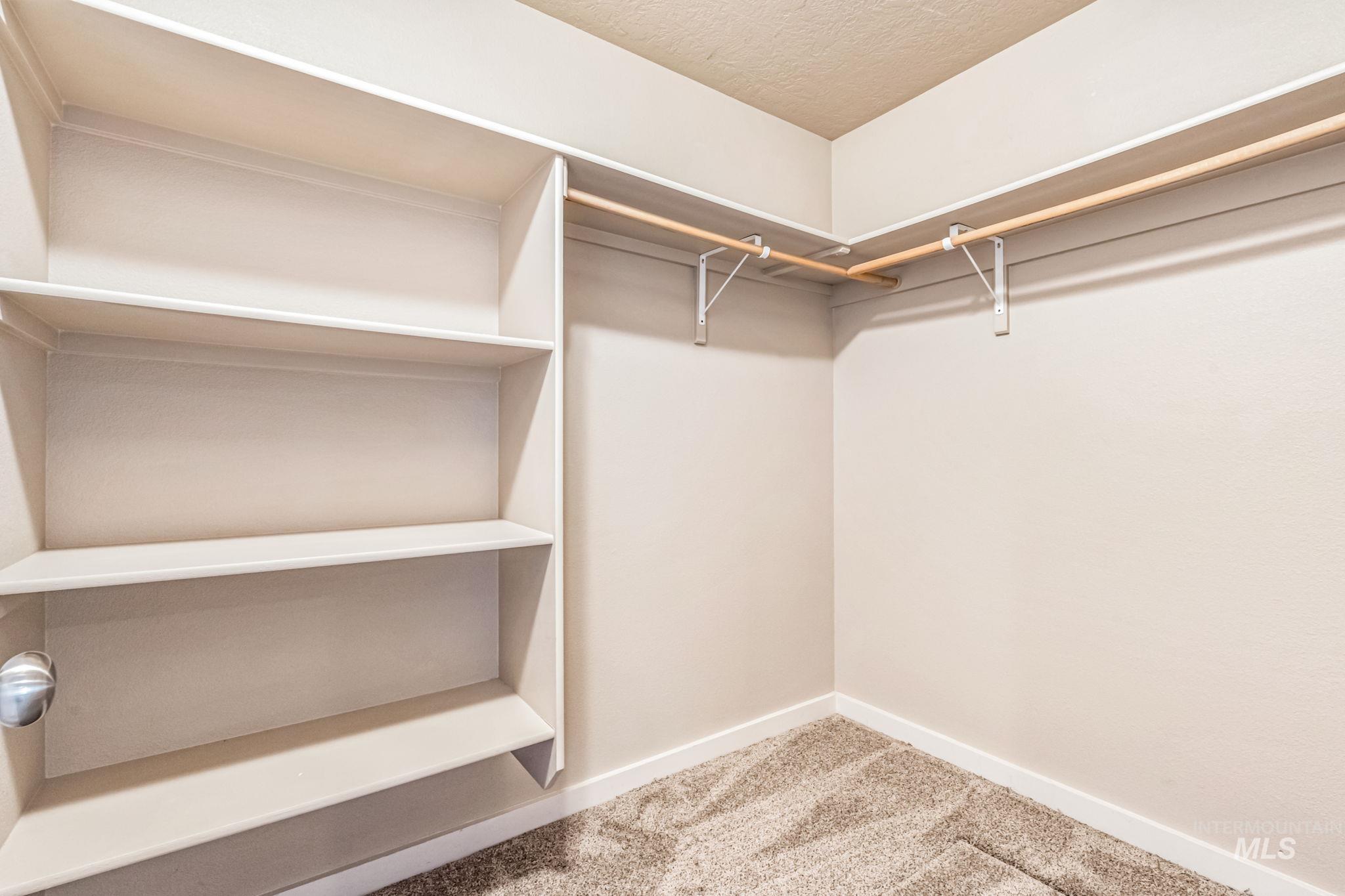 2015 S Sandcrest Loop, Nampa, Idaho 83686, 3 Bedrooms, 2 Bathrooms, Residential For Sale, Price $432,990,MLS 98975402