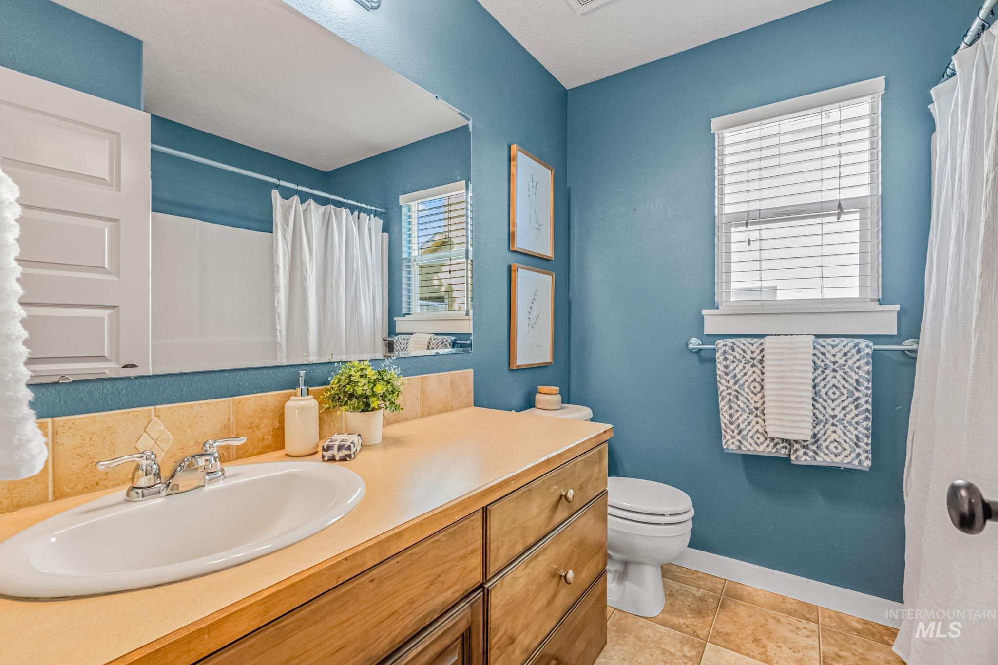 2015 S Sandcrest Loop, Nampa, Idaho 83686, 3 Bedrooms, 2 Bathrooms, Residential For Sale, Price $432,990,MLS 98975402