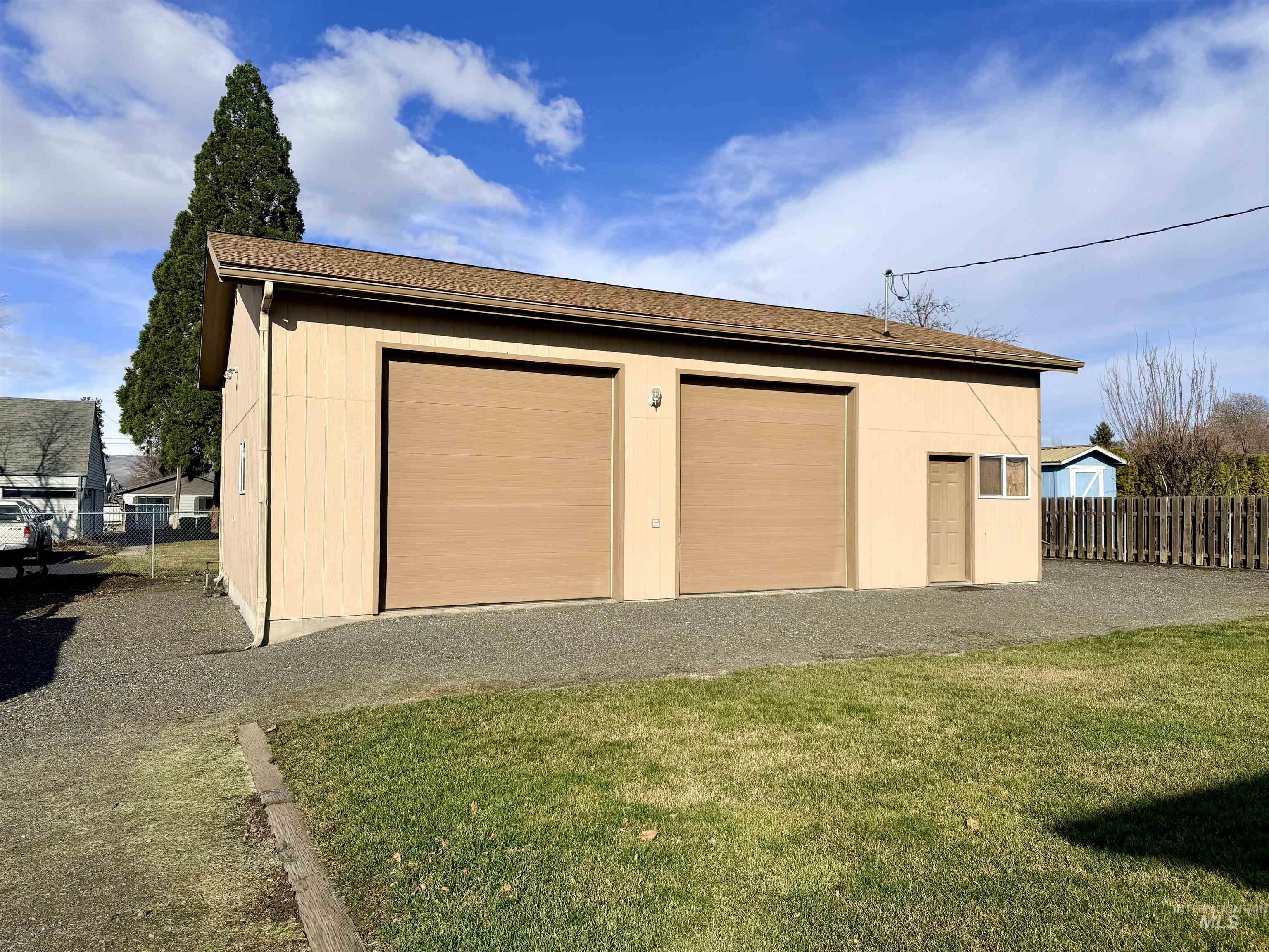 407 Linden Dr, Lewiston, Idaho 83501, 4 Bedrooms, 2 Bathrooms, Residential For Sale, Price $425,000,MLS 98975404