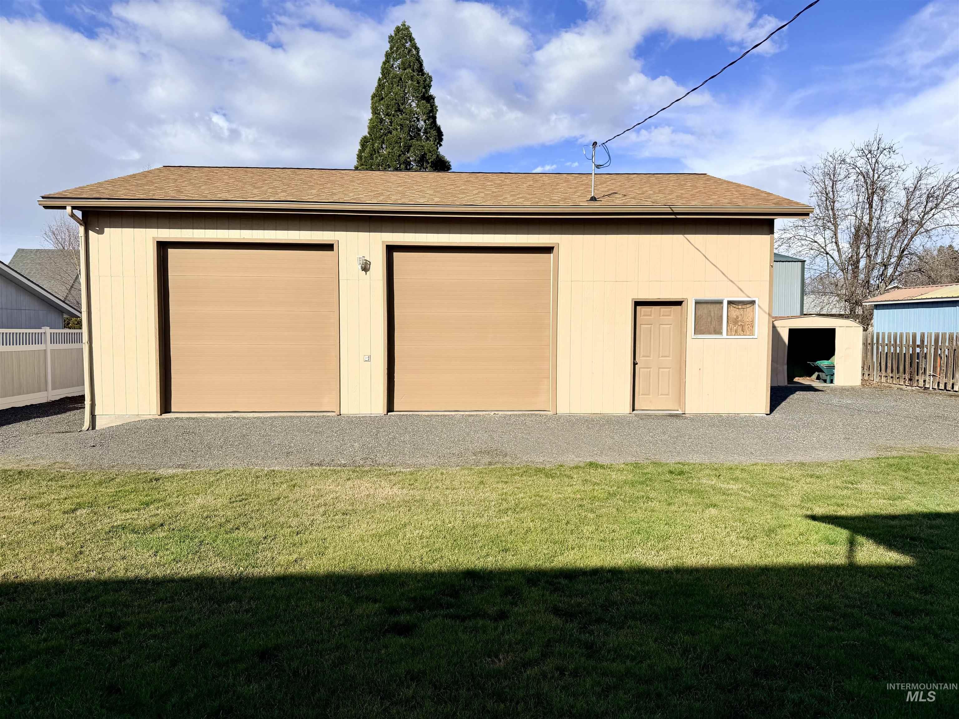 407 Linden Dr, Lewiston, Idaho 83501, 4 Bedrooms, 2 Bathrooms, Residential For Sale, Price $425,000,MLS 98975404