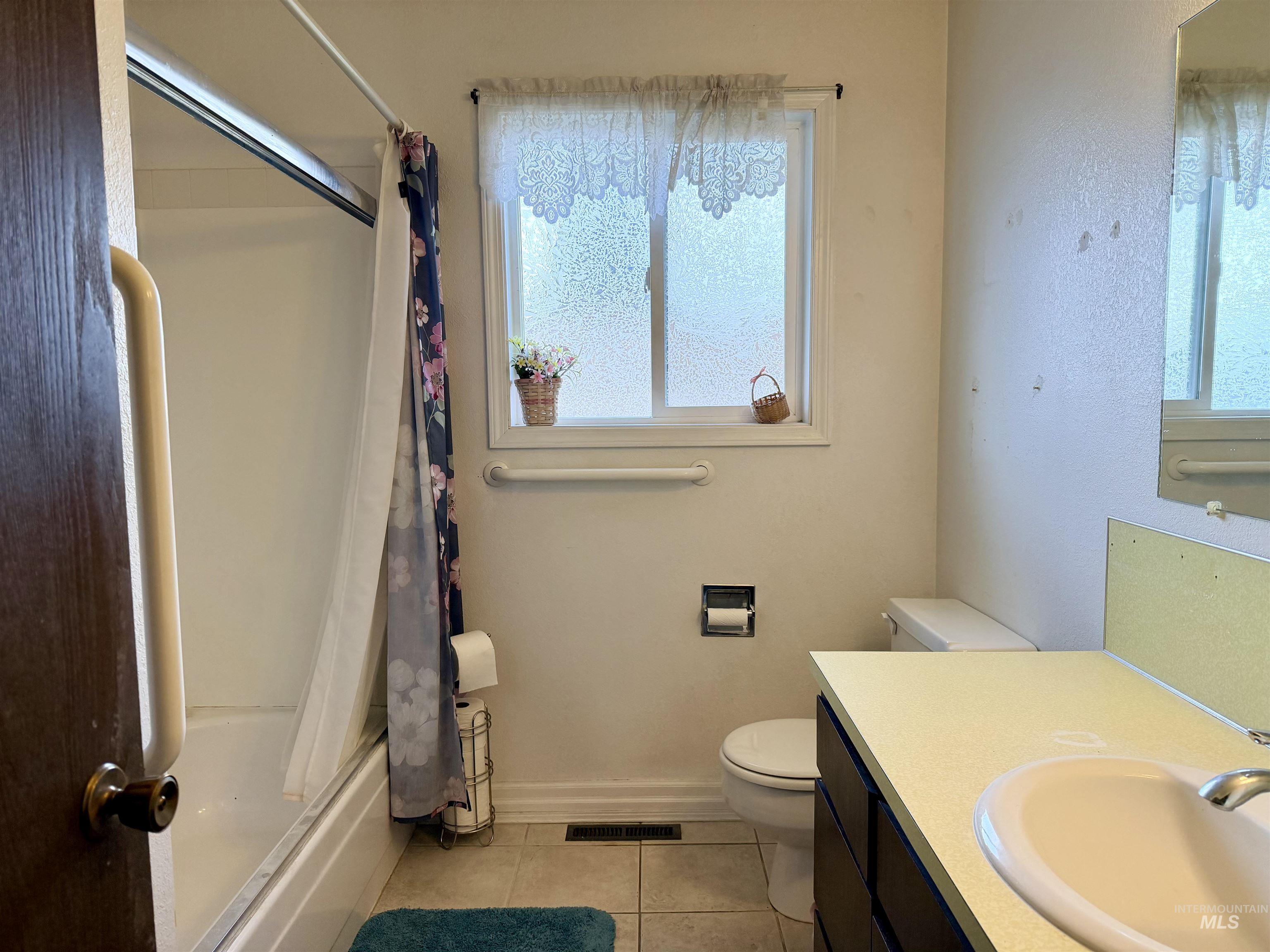 407 Linden Dr, Lewiston, Idaho 83501, 4 Bedrooms, 2 Bathrooms, Residential For Sale, Price $425,000,MLS 98975404