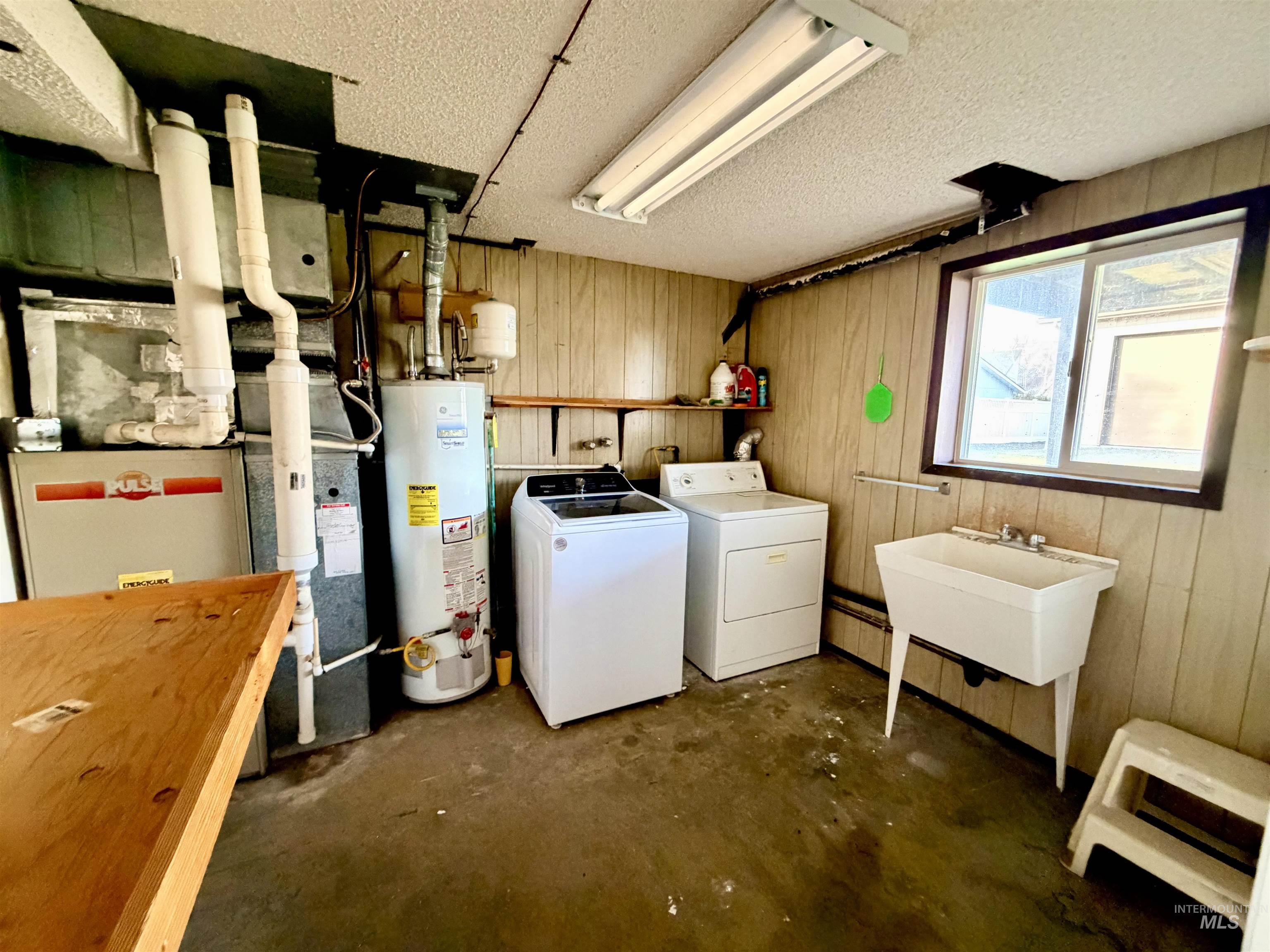 407 Linden Dr, Lewiston, Idaho 83501, 4 Bedrooms, 2 Bathrooms, Residential For Sale, Price $425,000,MLS 98975404