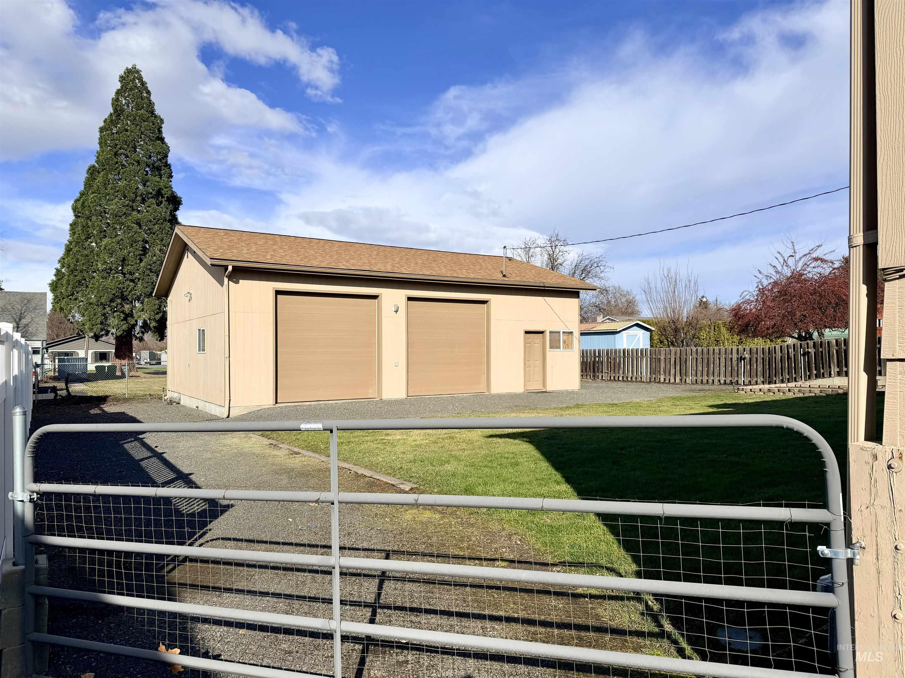 407 Linden Dr, Lewiston, Idaho 83501, 4 Bedrooms, 2 Bathrooms, Residential For Sale, Price $425,000,MLS 98975404