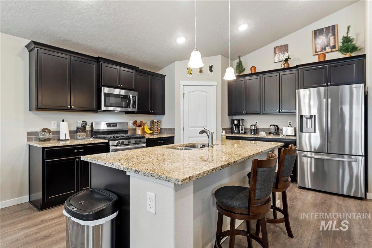 10064 W Gladiola St, Star, Idaho 83669, 3 Bedrooms, 2 Bathrooms, Residential For Sale, Price $499,900, 98975405