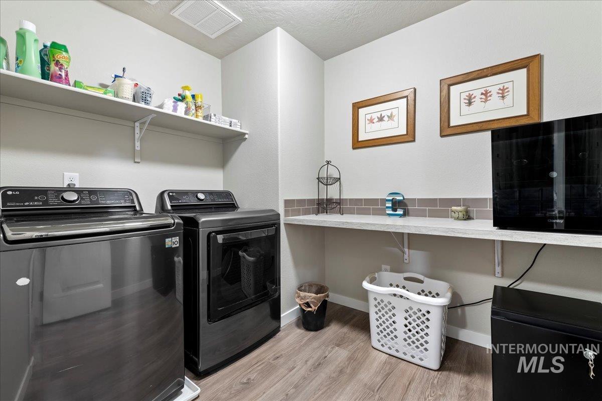 10064 W Gladiola St, Star, Idaho 83669, 3 Bedrooms, 2 Bathrooms, Residential For Sale, Price $499,900, 98975405