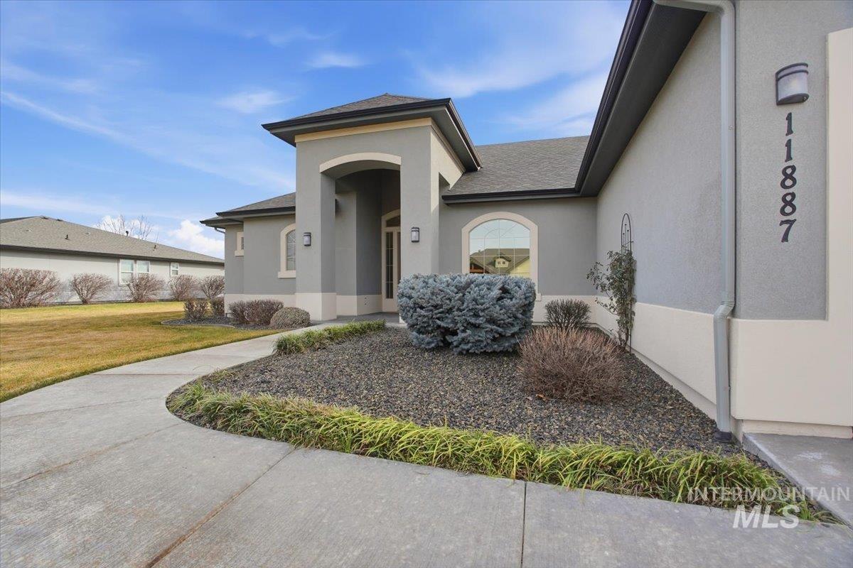 11887 W Pinewood River Lane, Star, Idaho 83669, 4 Bedrooms, 2.5 Bathrooms, Residential For Sale, Price $1,150,000, 98975406