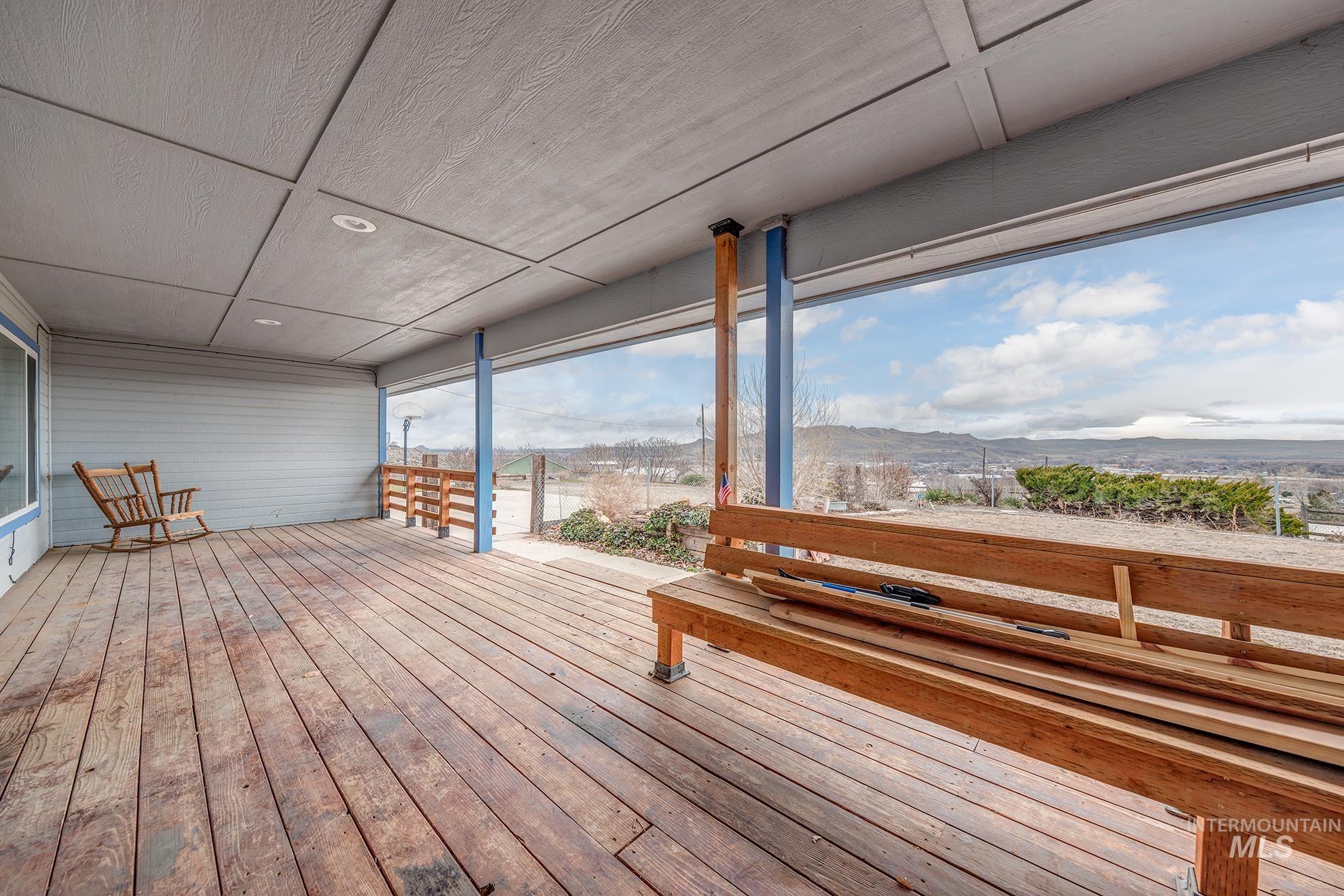 1200 Hoffman Dr, Vale, Oregon 97918, 6 Bedrooms, 3 Bathrooms, Residential For Sale, Price $499,000,MLS 98975407